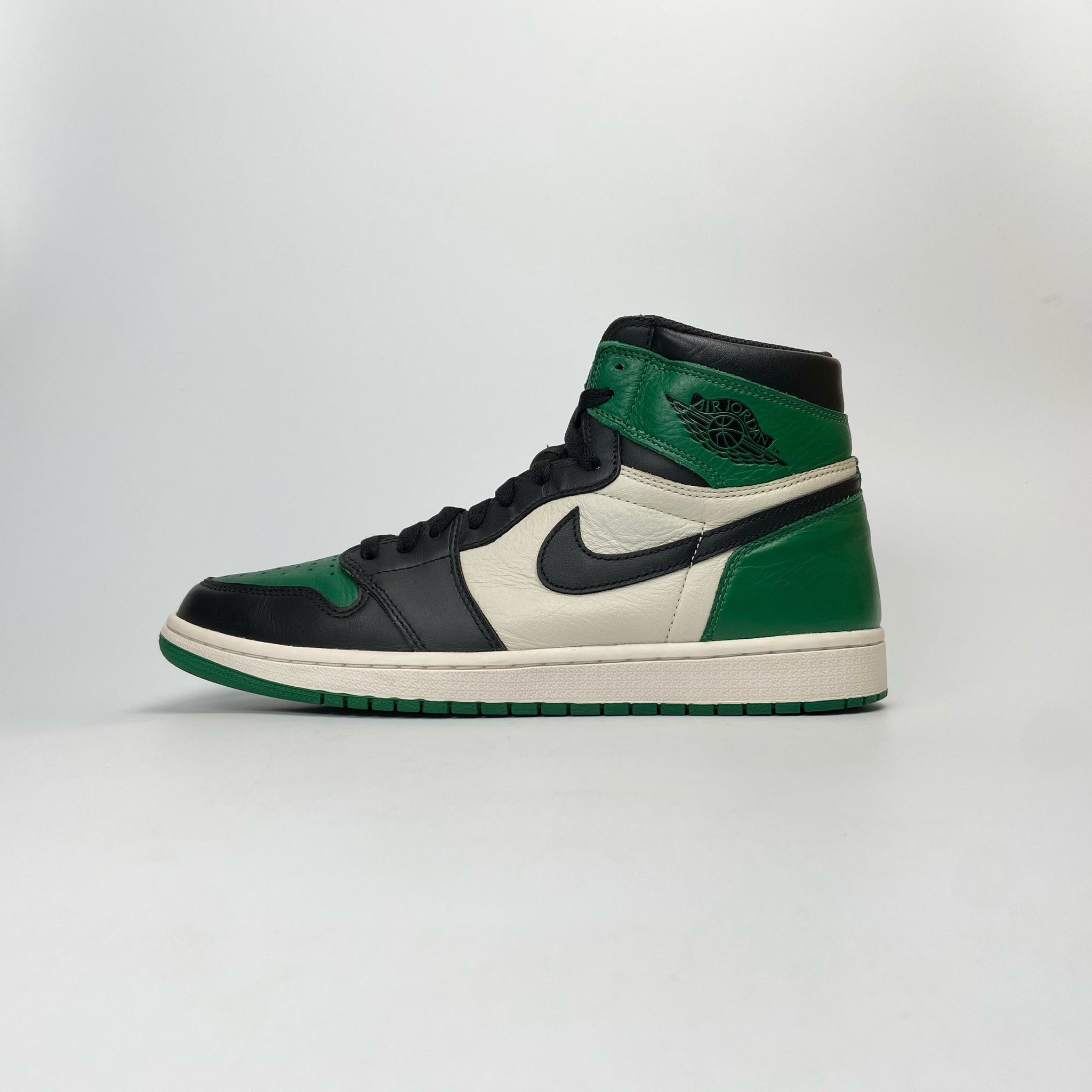 NIKE AIR JORDAN 1 RETRO HIGH OG PINE GREEN 555088-302
