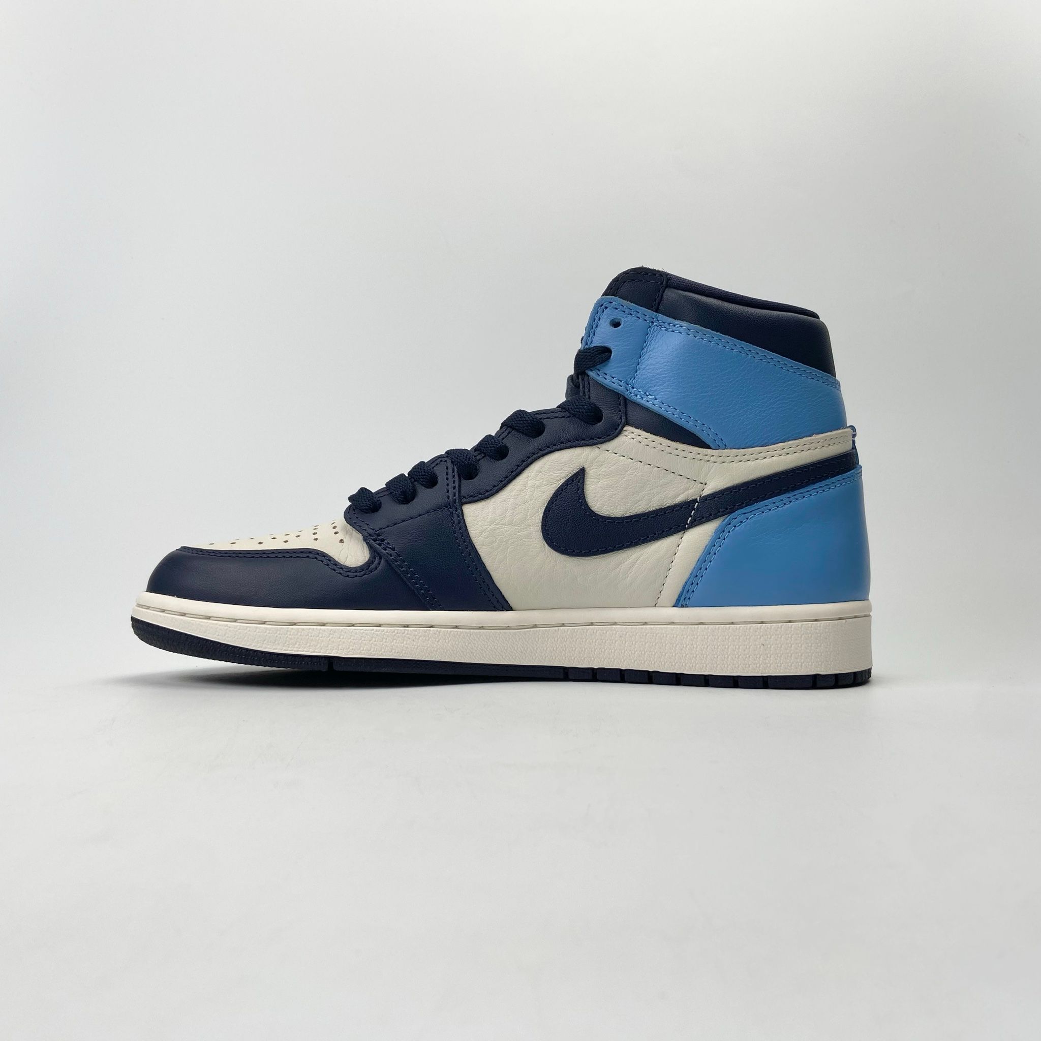 NIKE AIR JORDAN 1 RETRO HIGH OG OBSIDIAN 555088-140