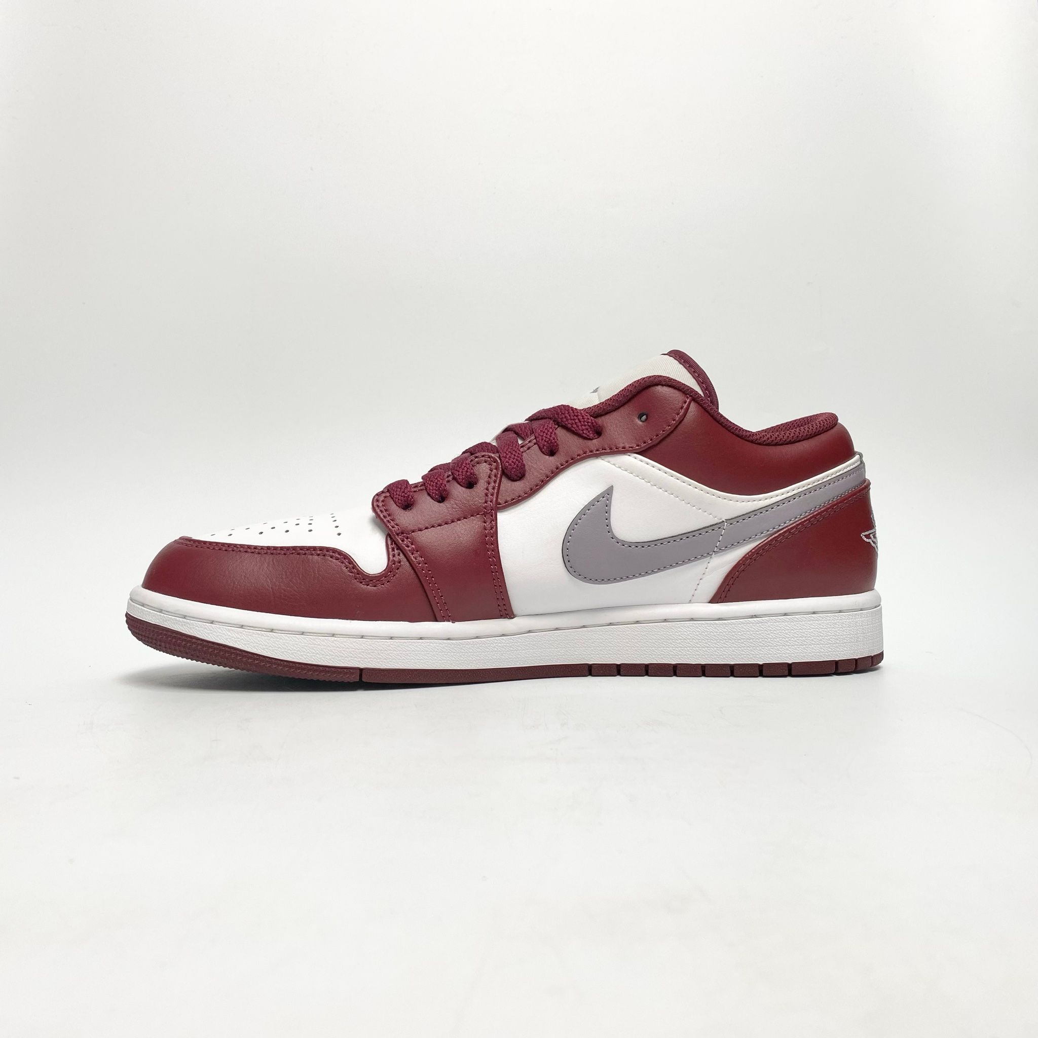 NIKE AIR JORDAN 1 LOW WHITE BORDEAUX 553558-615
