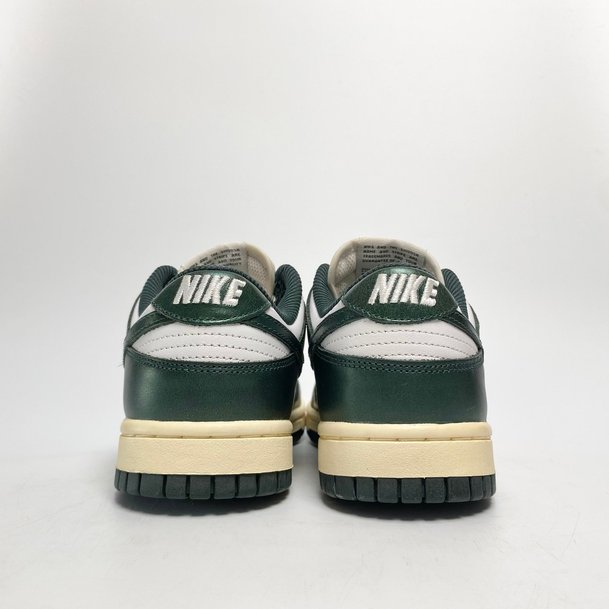 NIKE WMNS DUNK LOW VINTAGE GREEN DQ8580-100