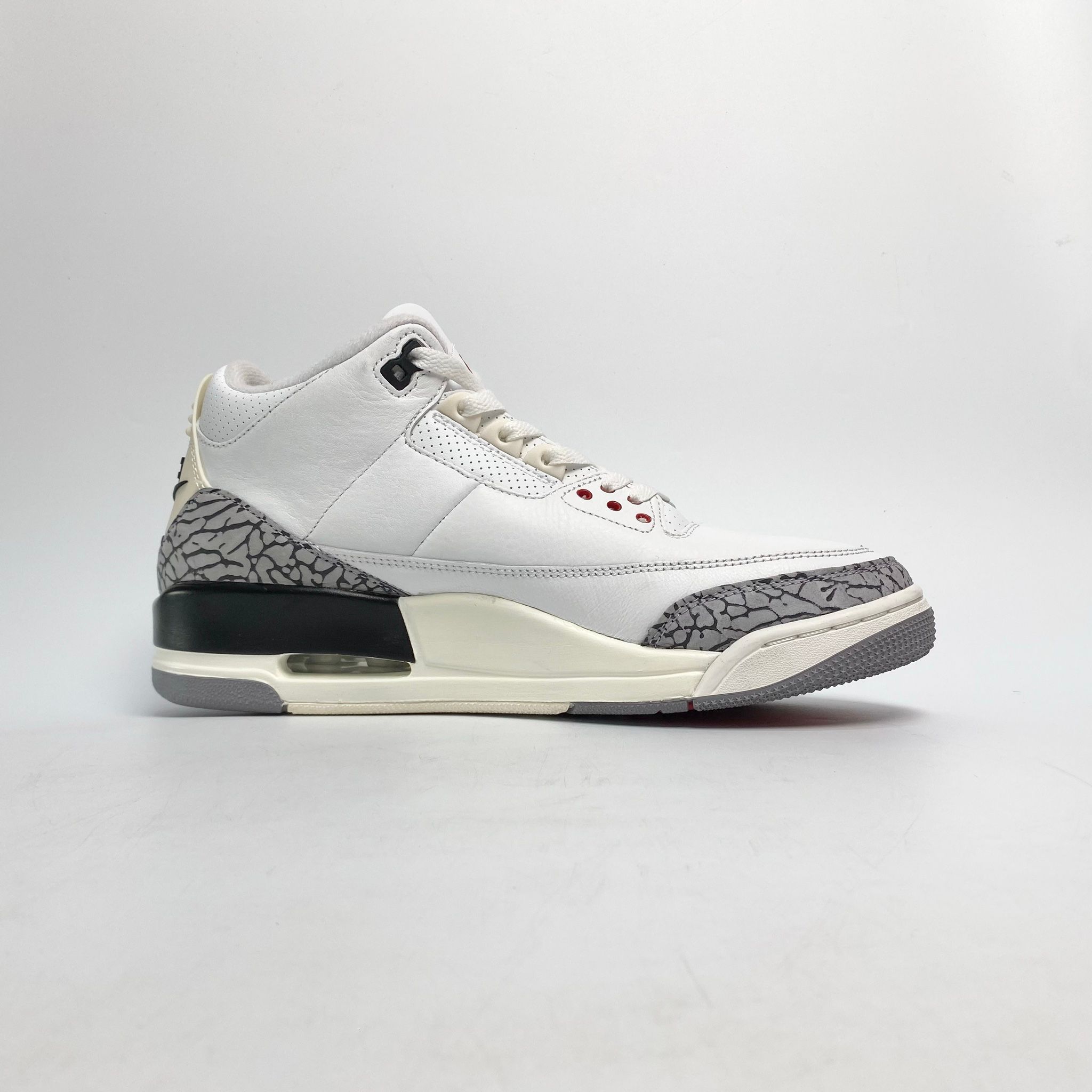 NIKE AIR JORDAN 3 RETRO WHITE CEMENT REIMAGINED DN3707-100