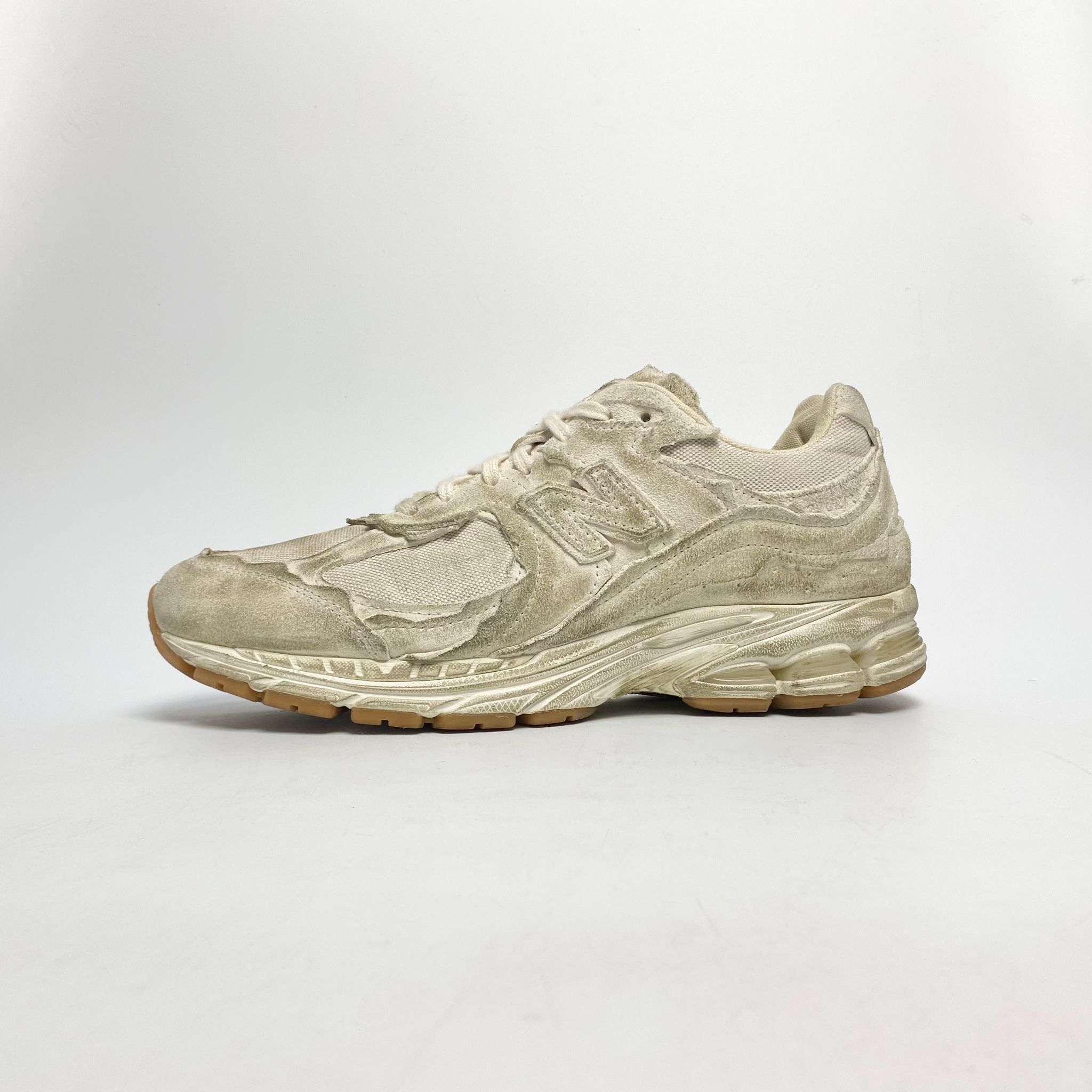 NEW BALANCE 2002R PROTECTION PACK DISTRESSED M2002RDG