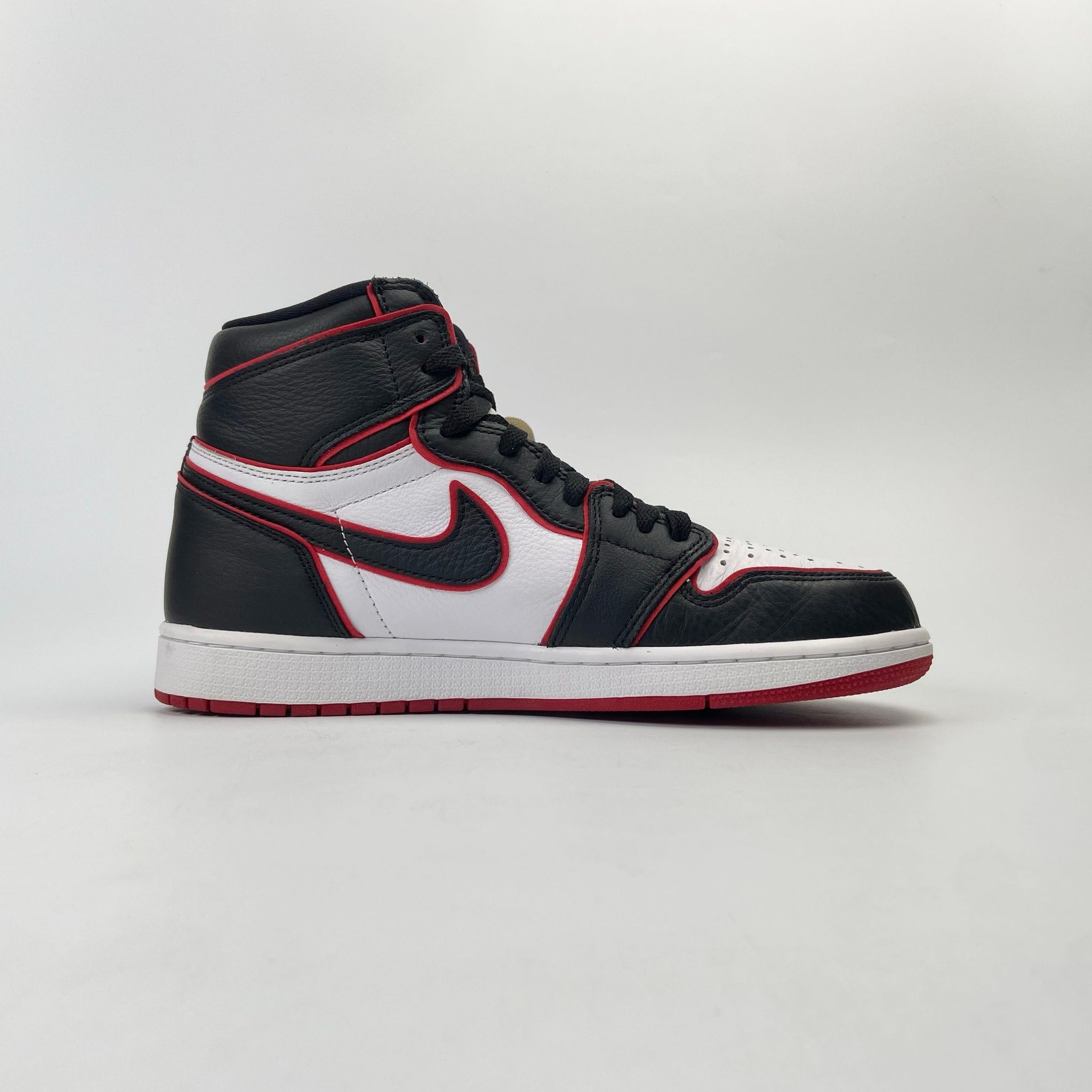 NIKE AIR JORDAN 1 RETRO HIGH BLOODLINE 555088-062