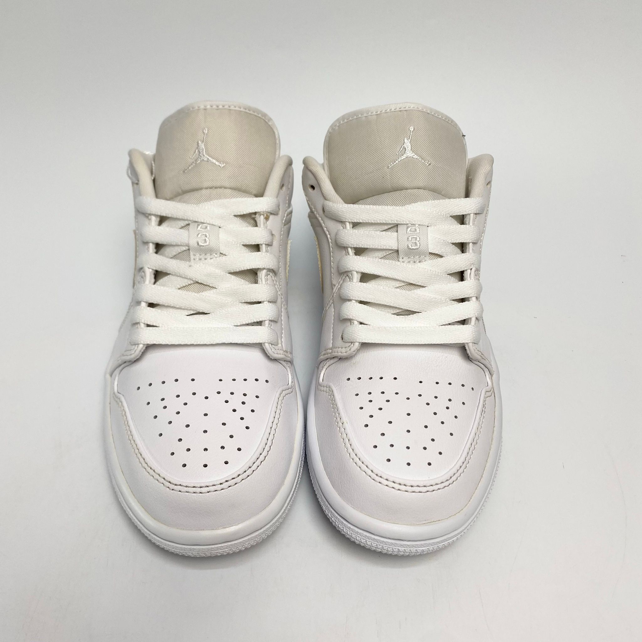 NIKE WMNS AIR JORDAN 1 LOW TRIPLE WHITE AO9944-111