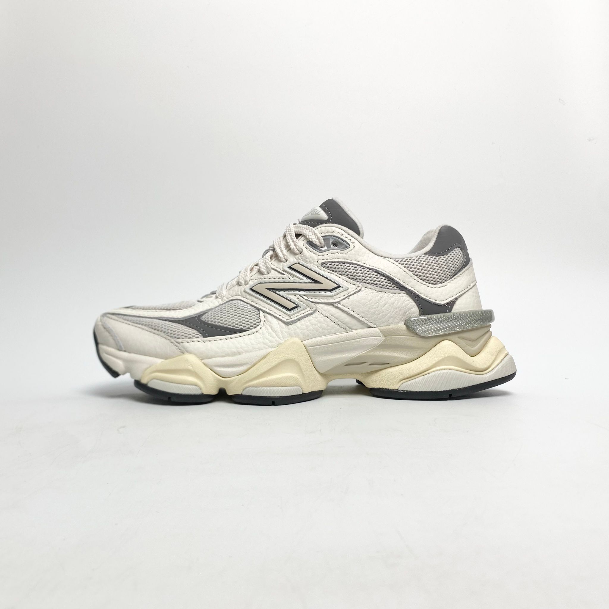 NEW BALANCE 9060 SEA SALT & CASTLEROCK U9060AGA