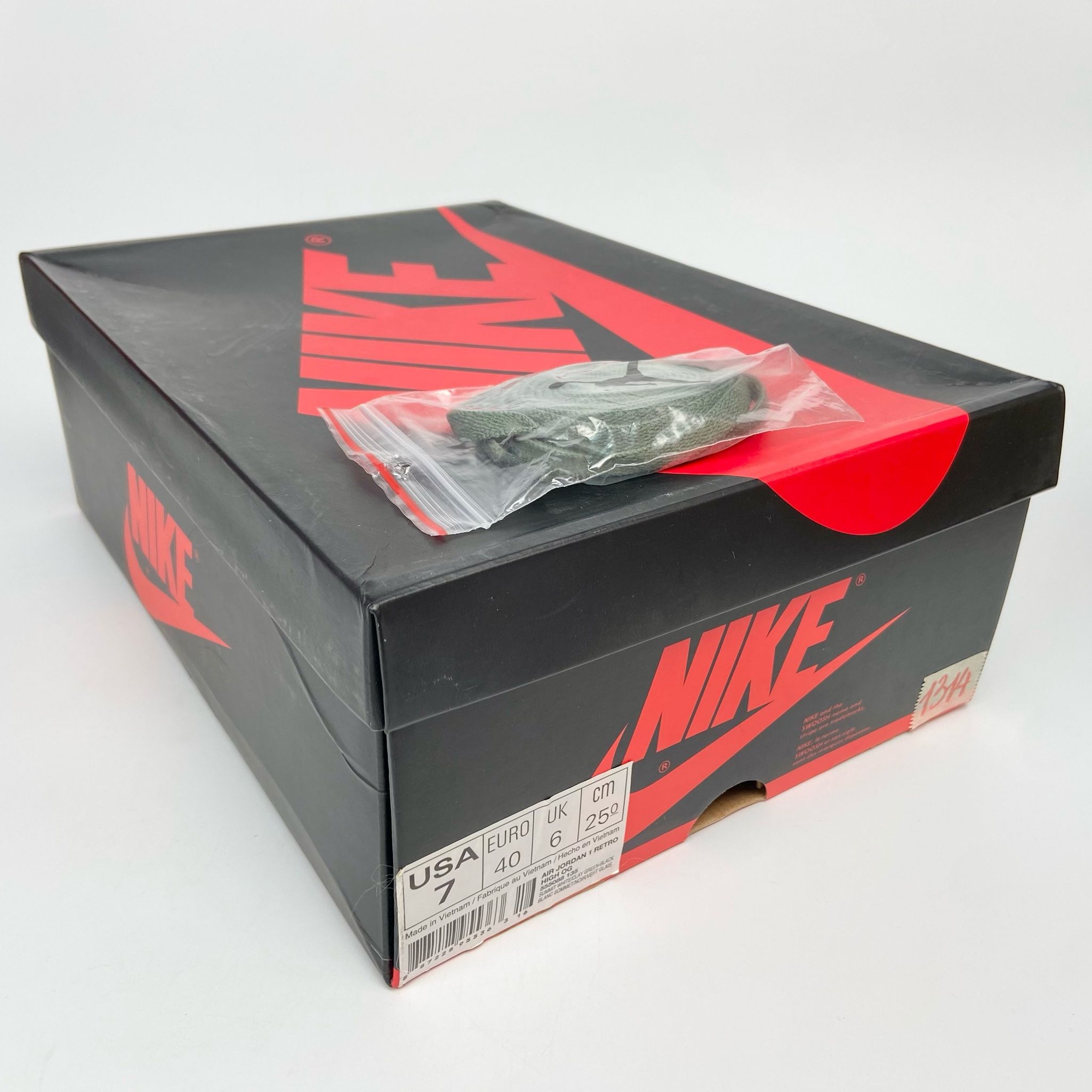 NIKE AIR JORDAN 1 RETRO HIGH OG CLAY GREEN 555088-135