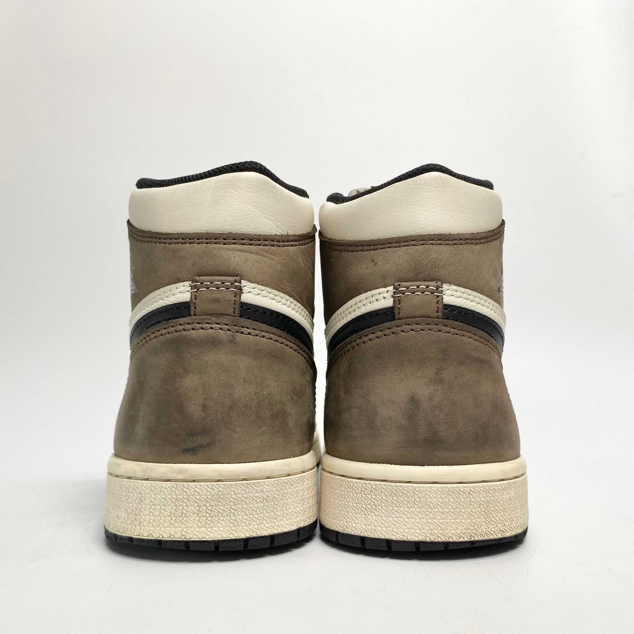 NIKE AIR JORDAN 1 RETRO HIGH OG DARK MOCHA 555088-105