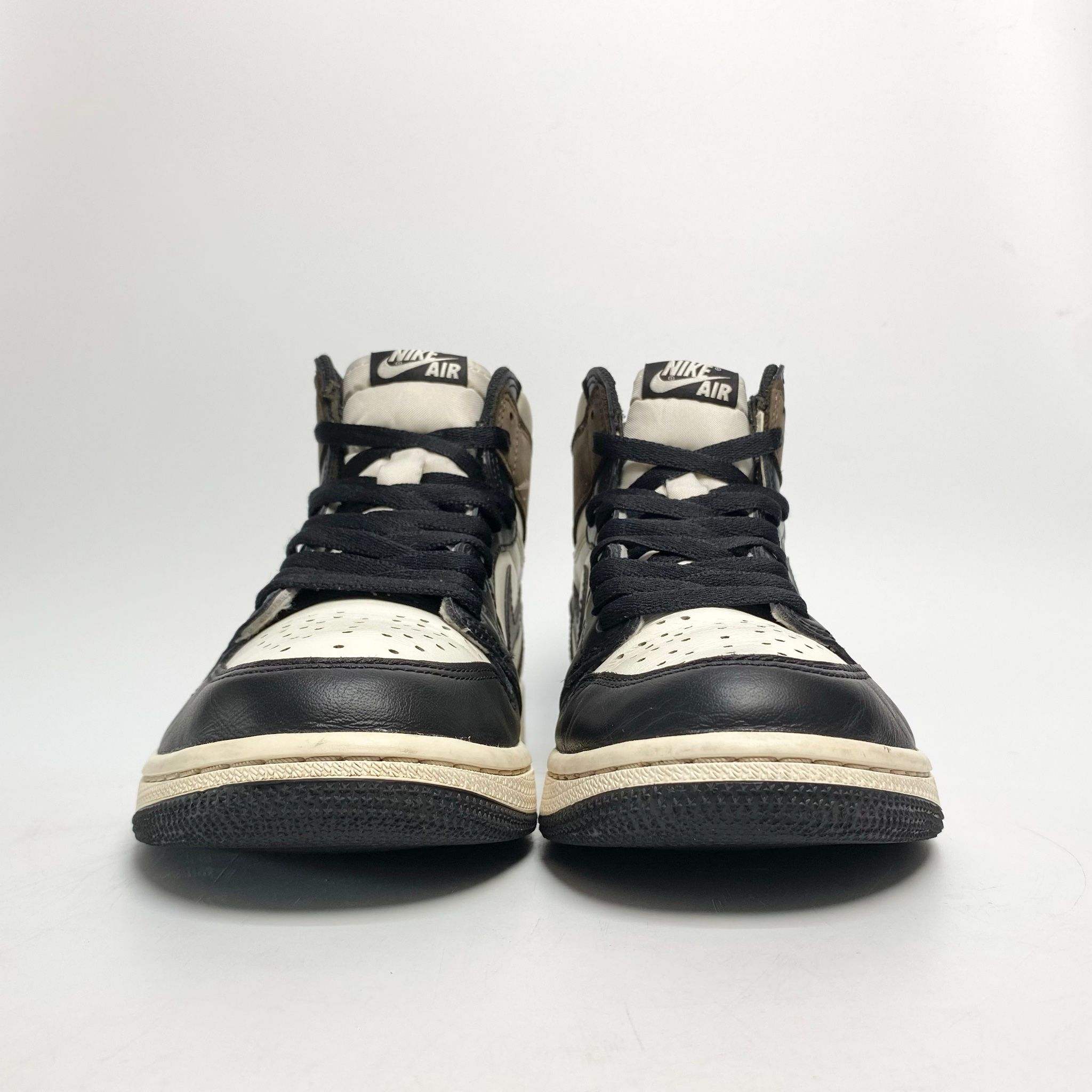 NIKE AIR JORDAN 1 RETRO HIGH OG DARK MOCHA 555088-105