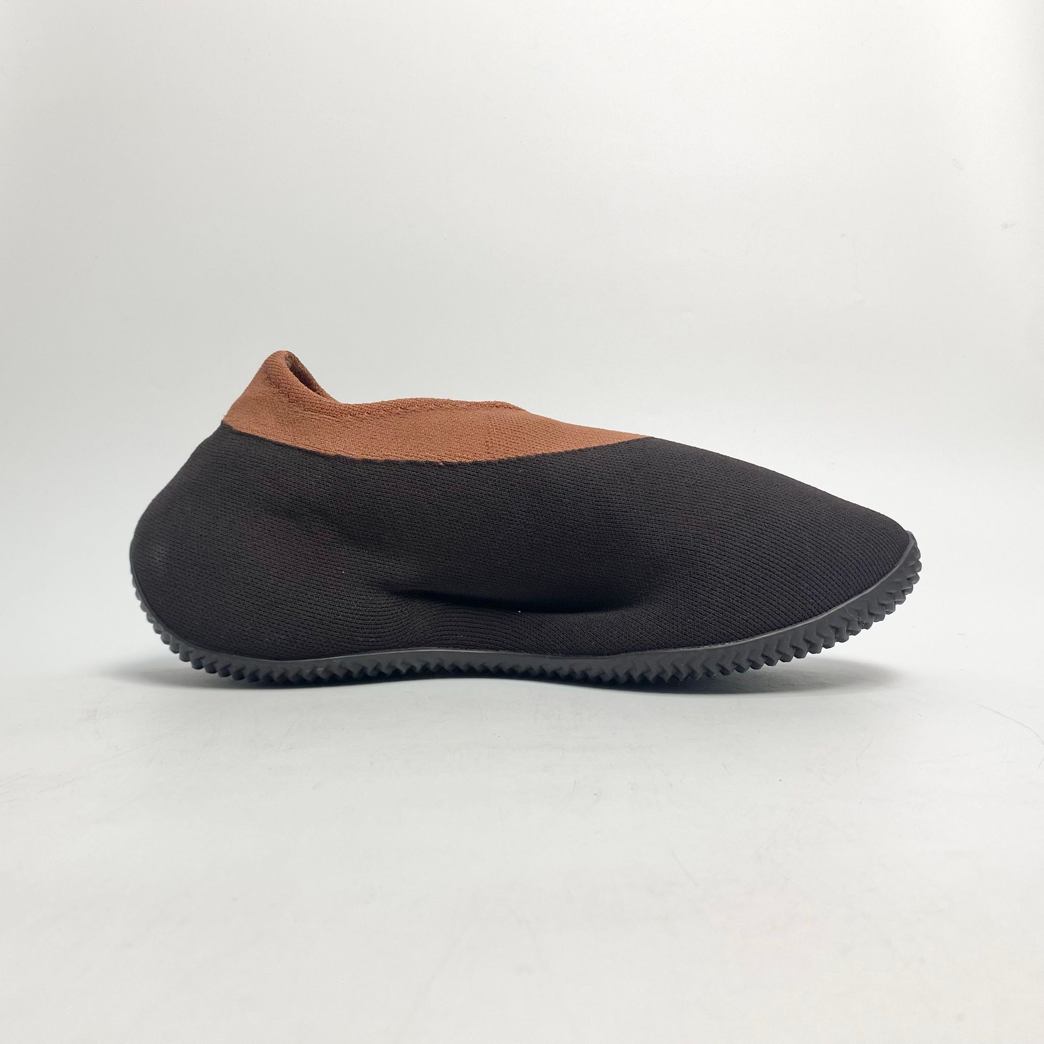 ADIDAS YEEZY KNIT RUNNER STONE CARBON GY1759