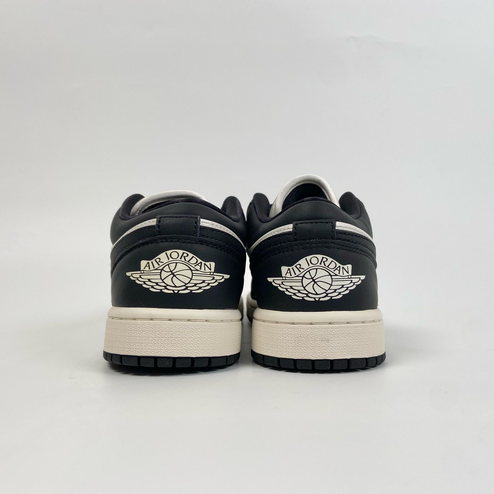 NIKE AIR JORDAN 1 LOW SE VINTAGE PANDA FB9893 101