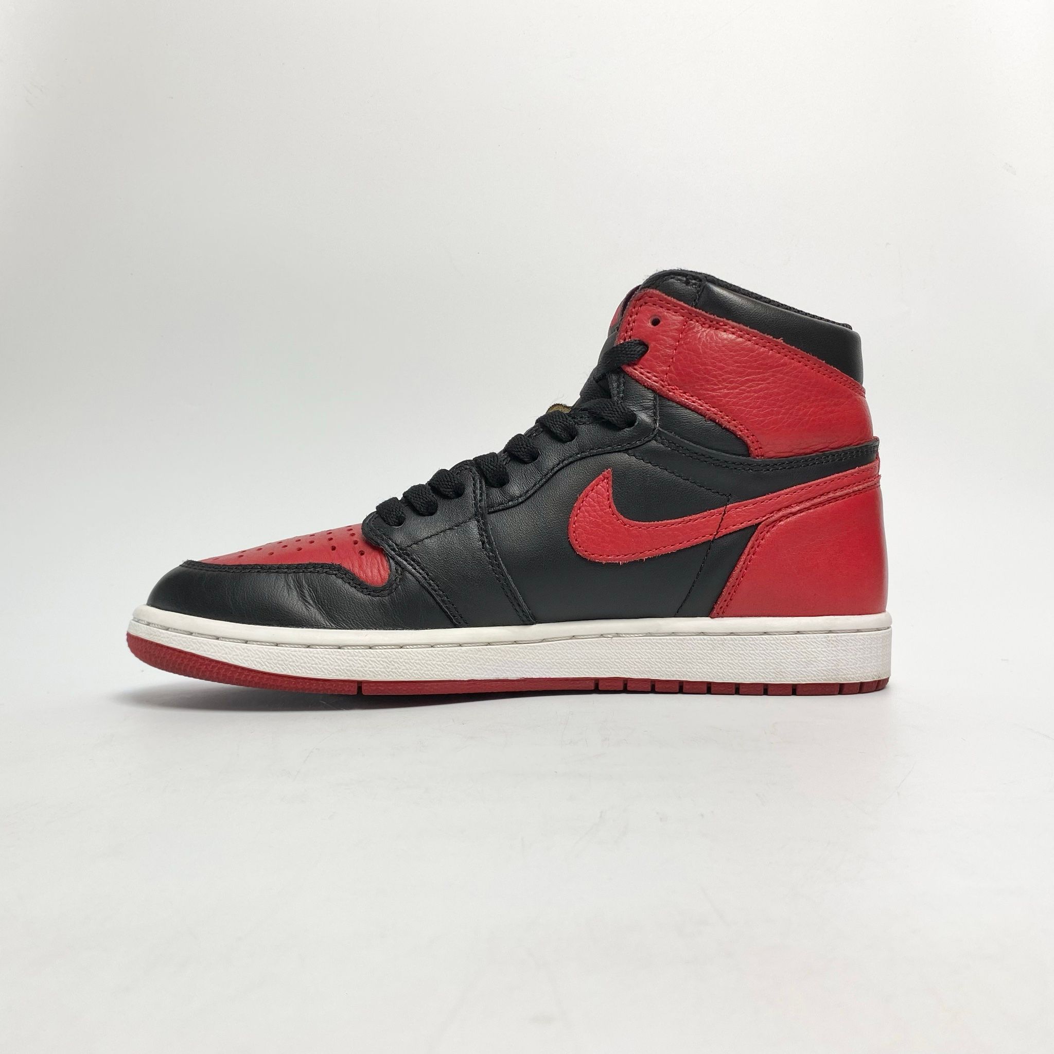 NIKE AIR JORDAN 1 RETRO BRED BANNED (2016) 555088-001