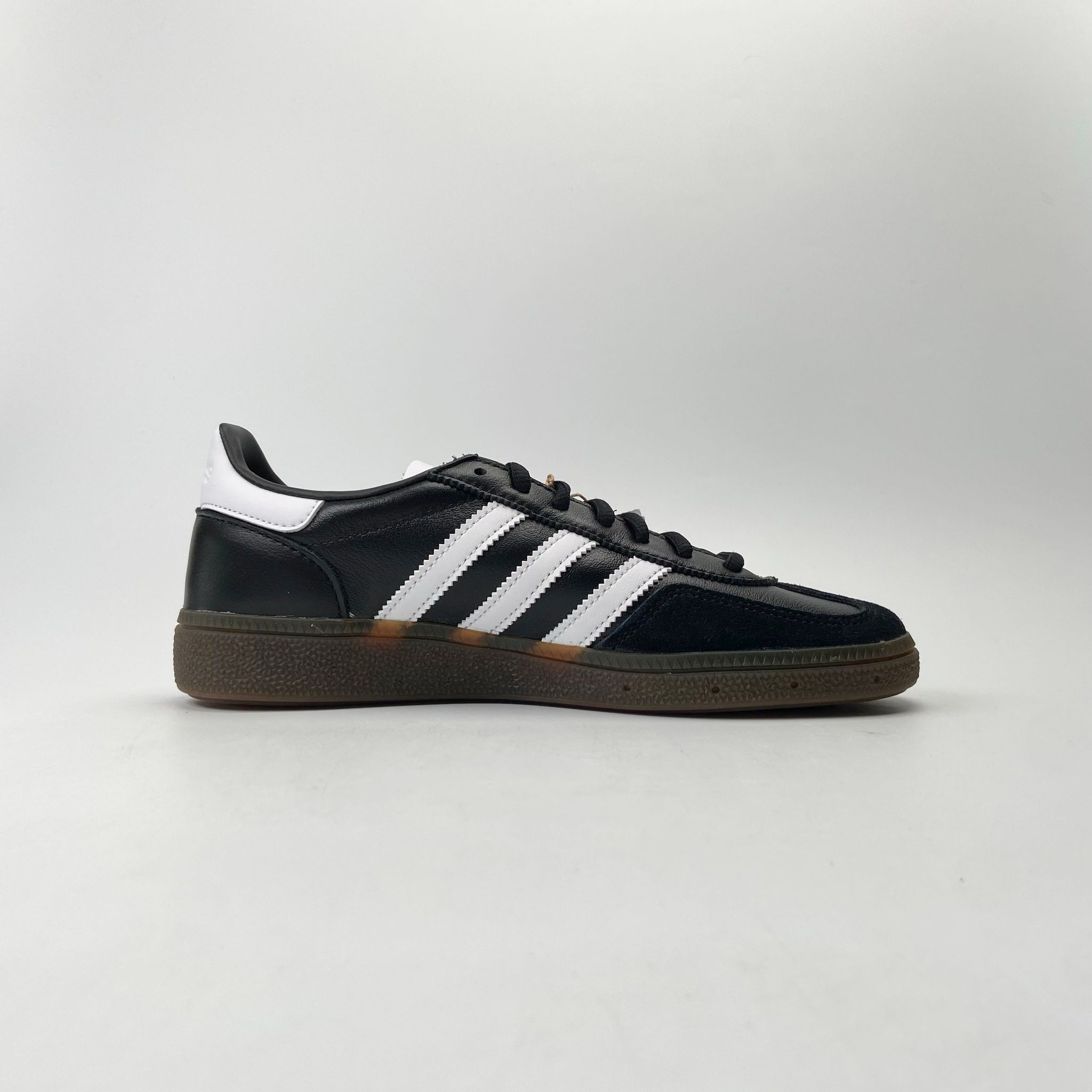 ADIDAS SPEZIAL HANDBALL CORE BLACK WHITE IE3402