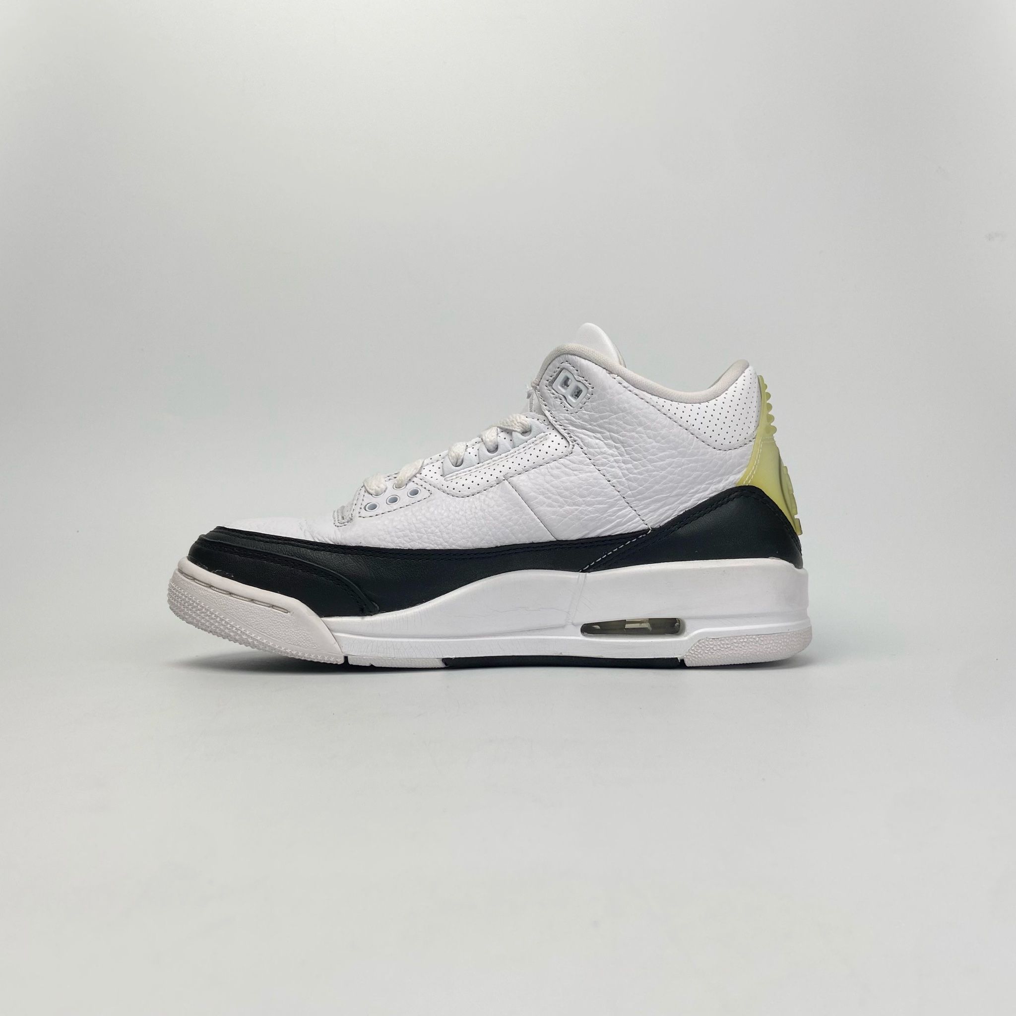 NIKE FRAGMENT DESIGN X AIR JORDAN 3 RETRO SP WHITE