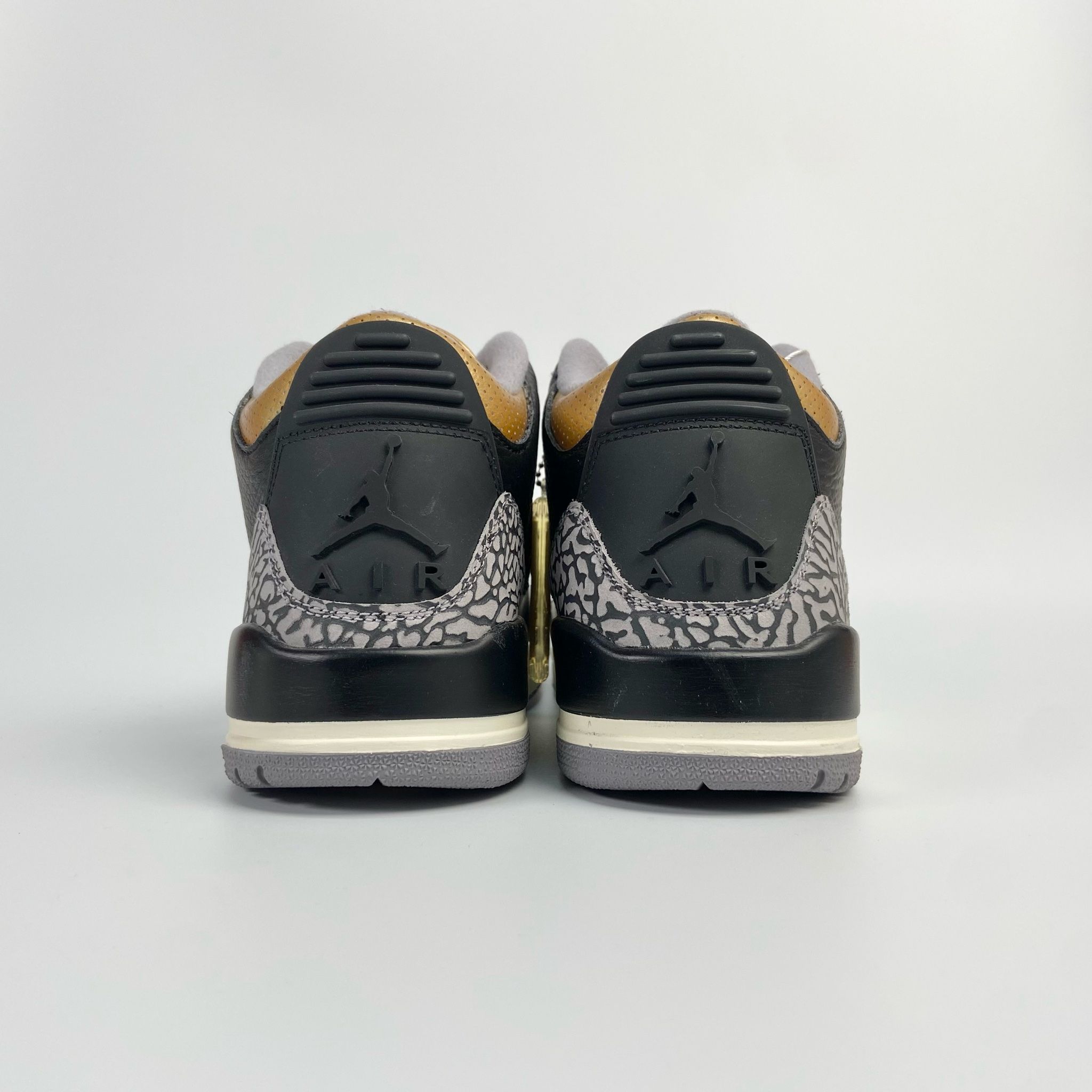 NIKE AIR JORDAN 3 RETRO BLACK CEMENT GOLD - CK9246-067