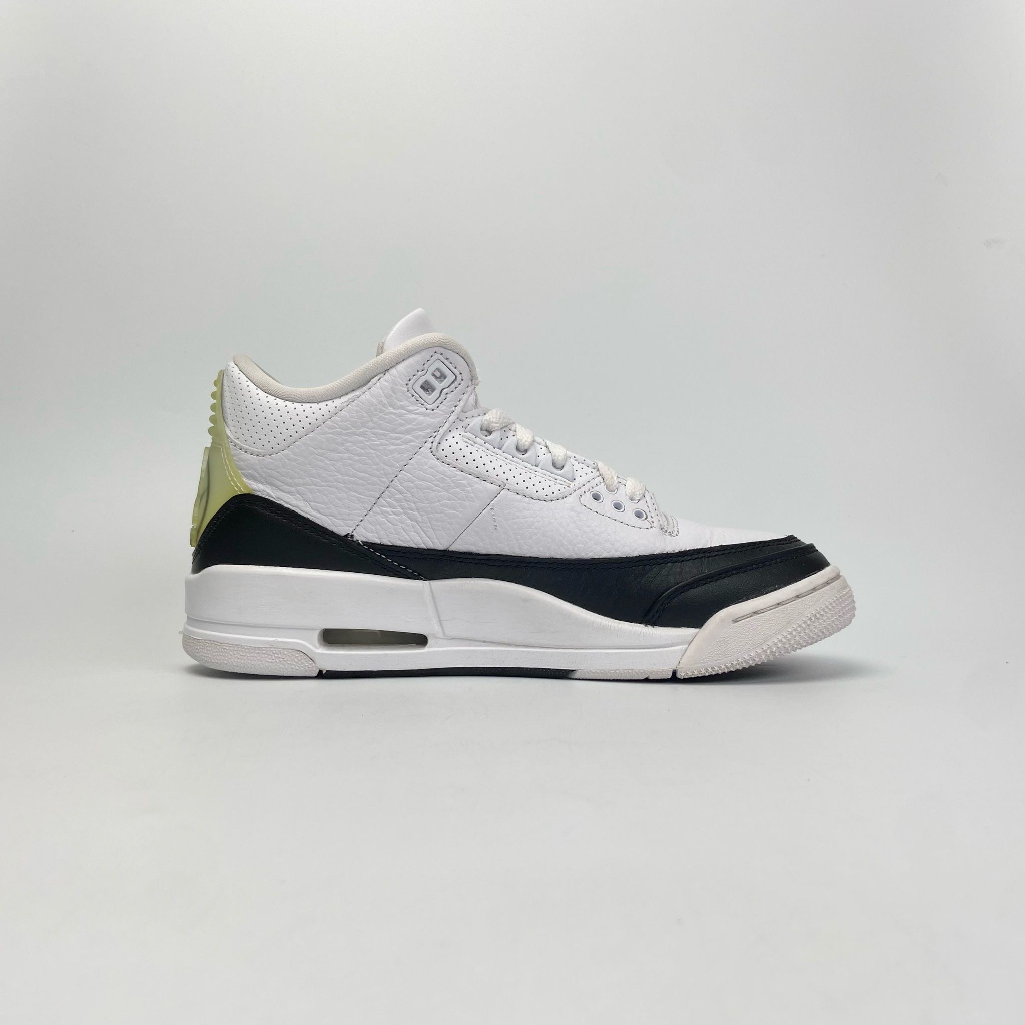 NIKE FRAGMENT DESIGN X AIR JORDAN 3 RETRO SP WHITE