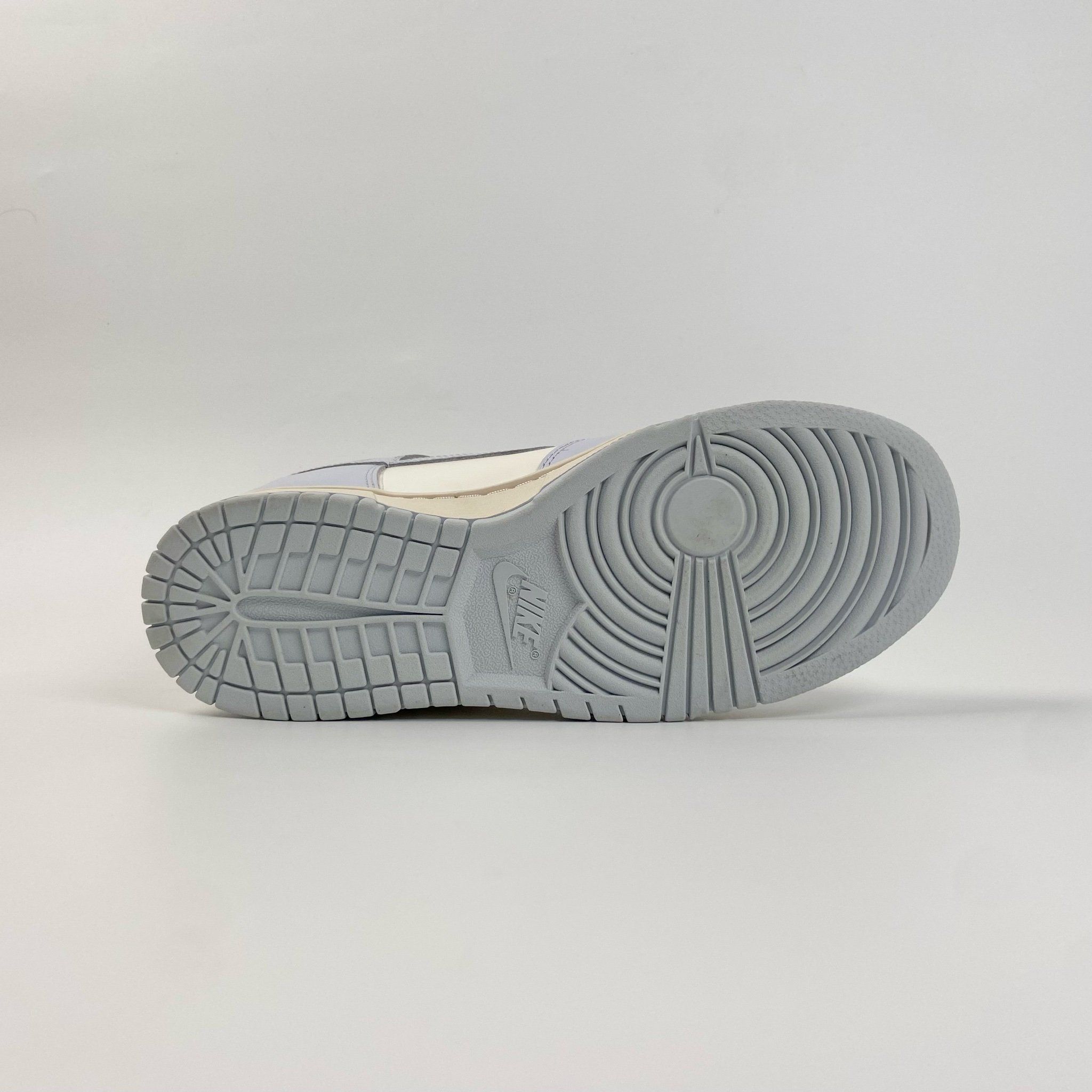 NIKE DUNK HIGH FOOTBALL GREY (WMNS) DD1869-102