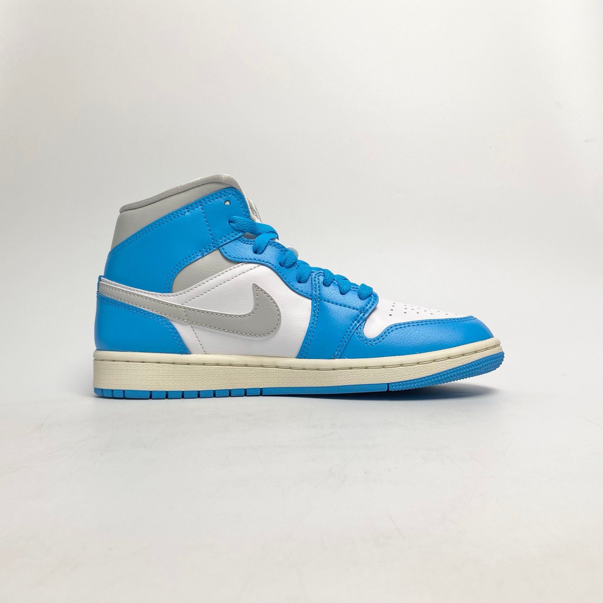 NIKE AIR JORDAN 1 MID DARK POWDER BLUE - BQ6472-400
