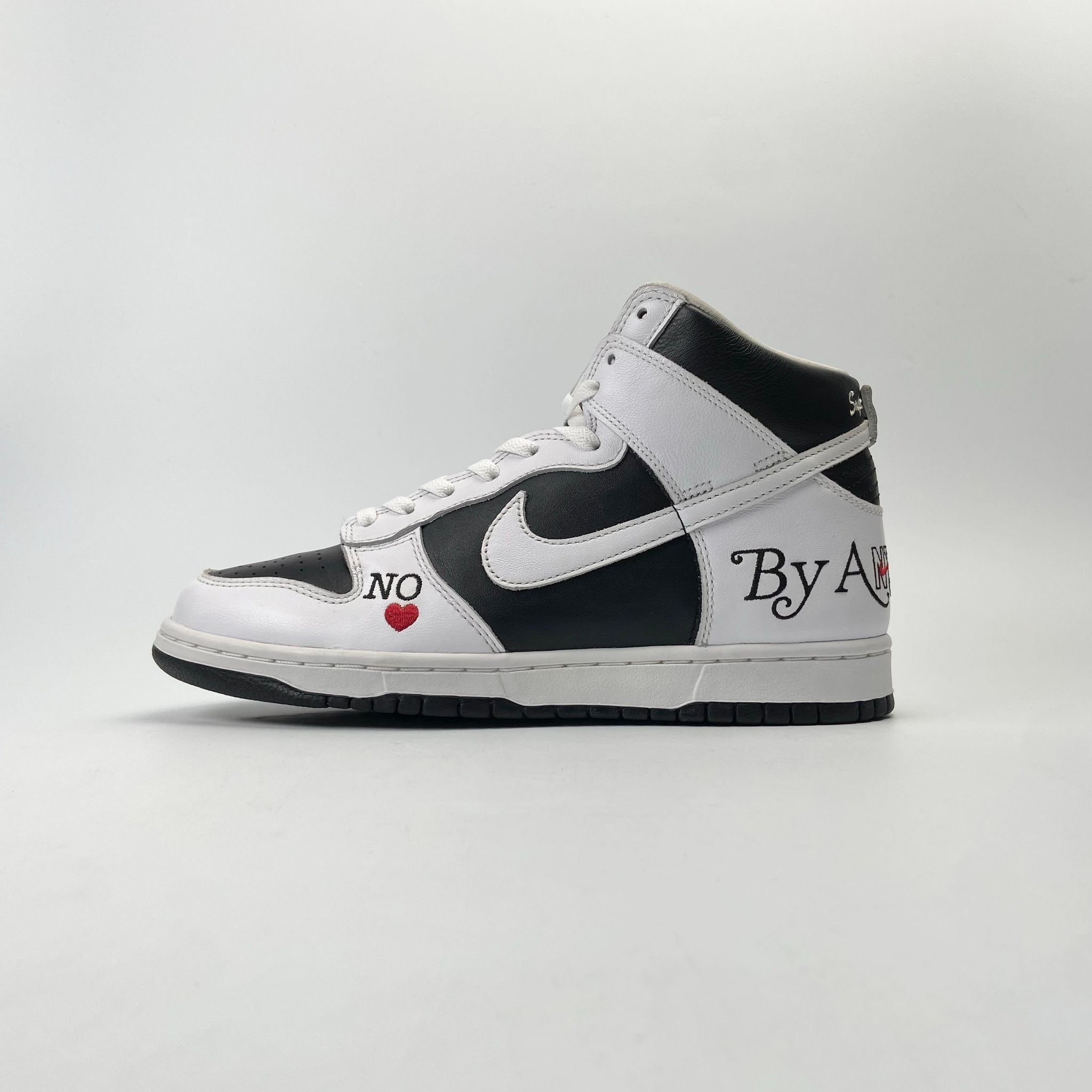 NIKE SB DUNK HIGH SUPREME BY ANY MEANS BLACK DN3741-002