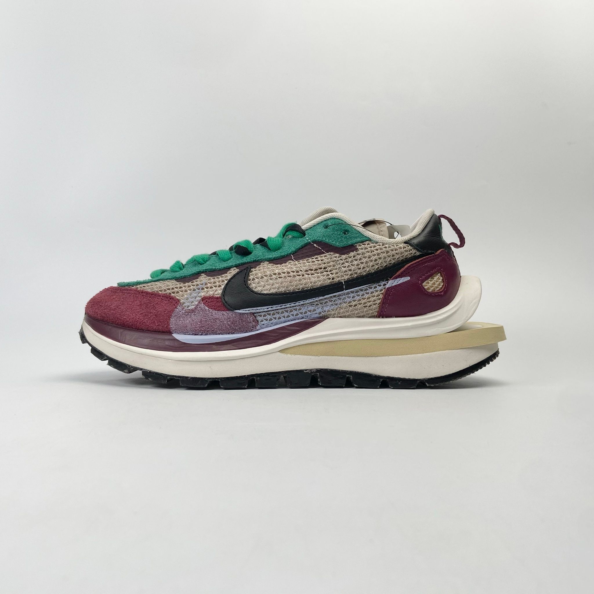NIKE SACAI X VAPORWAFFLE SP VILLAIN RED DD3035-200