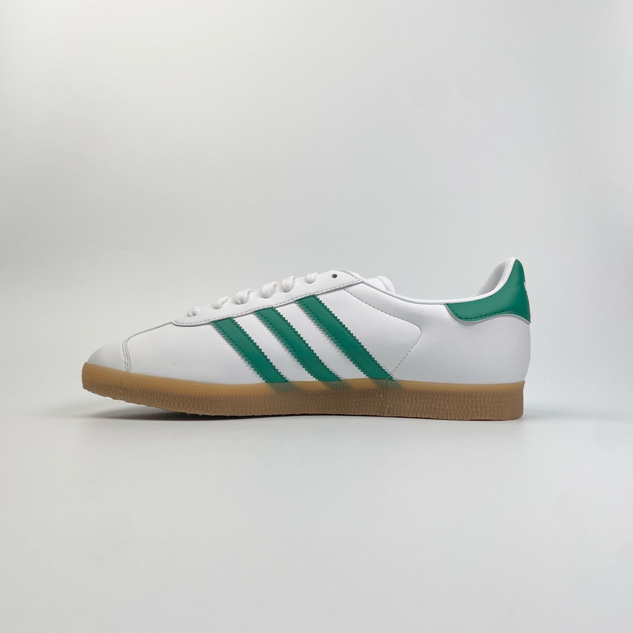 ADIDAS GAZELLE CLOUD WHITE & BOLD GREEN IH2216