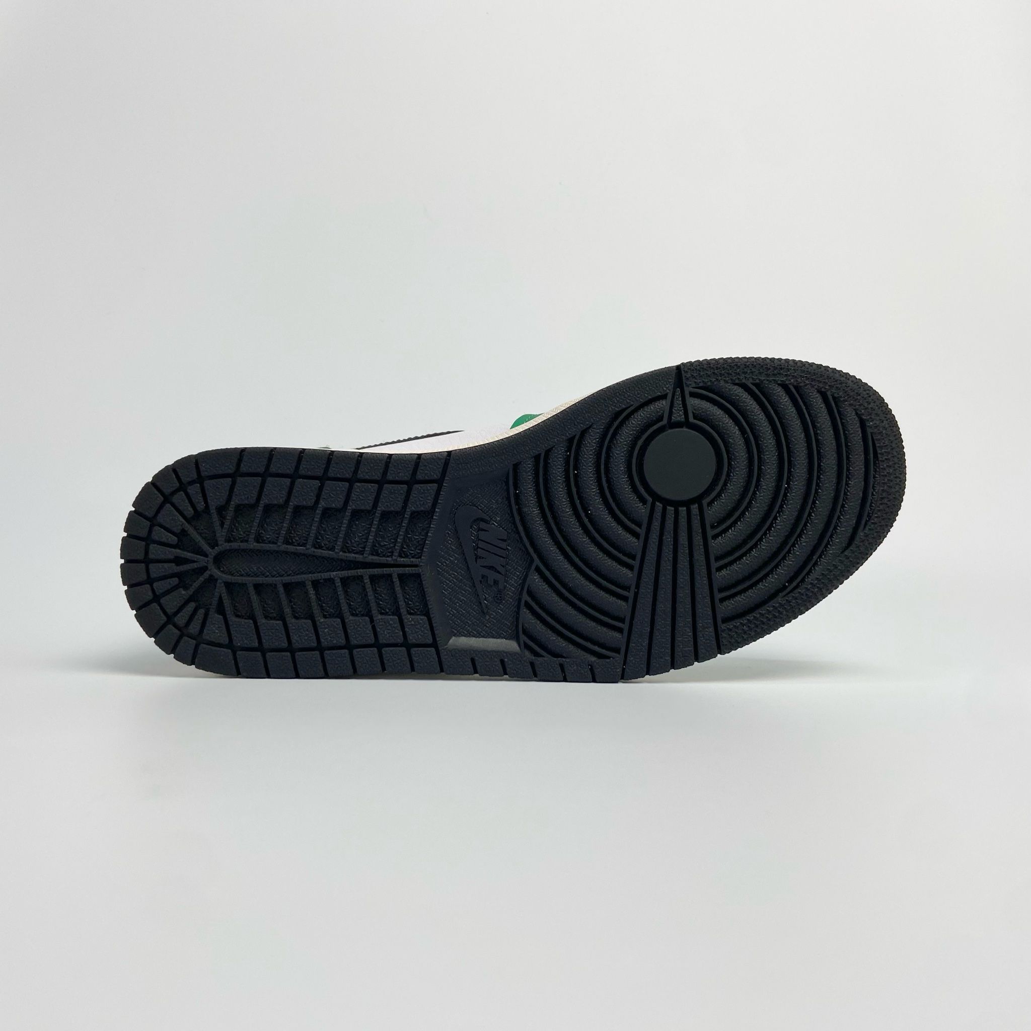 NIKE AIR JORDAN 1 RETRO HIGH LUCKY GREEN DB4612-300
