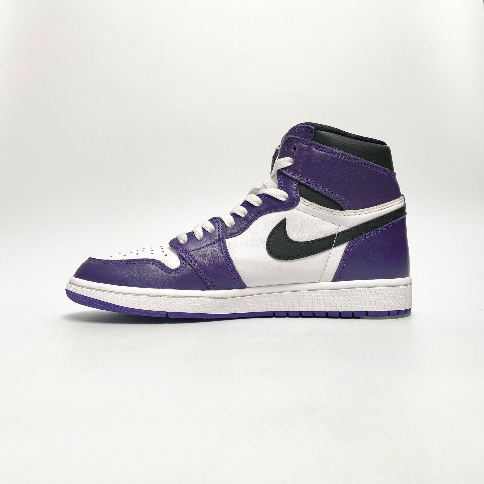 NIKE AIR JORDAN 1 RETRO HIGH OG COURT PURPLE 2.0 555088-500