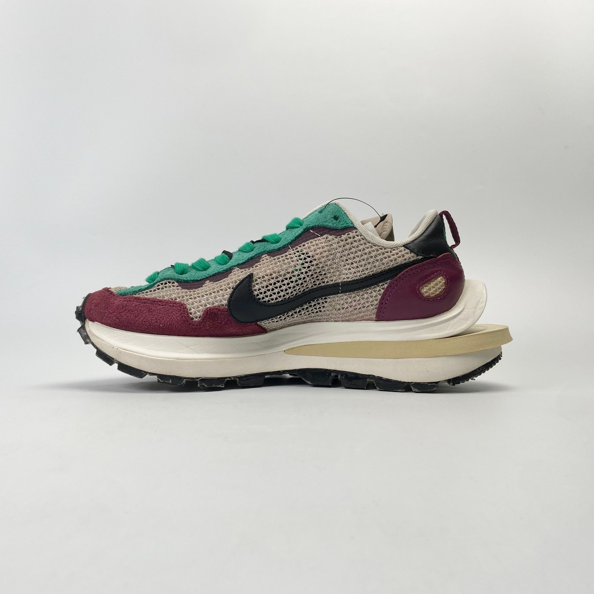 NIKE SACAI X VAPORWAFFLE SP VILLAIN RED DD3035-200
