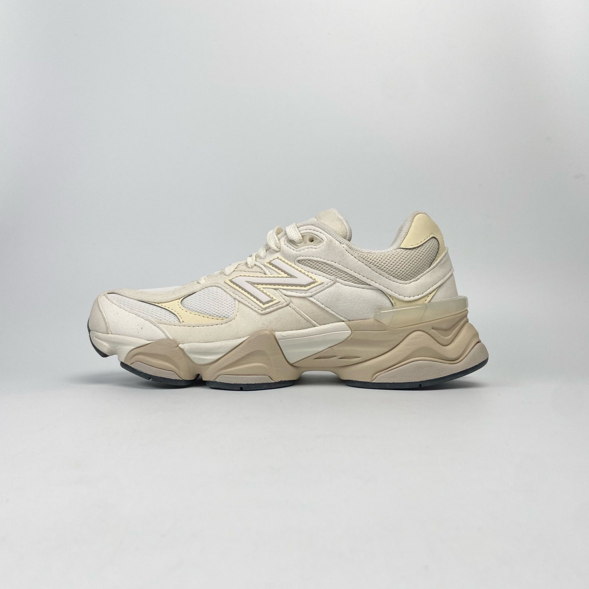 NEW BALANCE 9060 SEA SALT LINEN (GS) GC9060EK