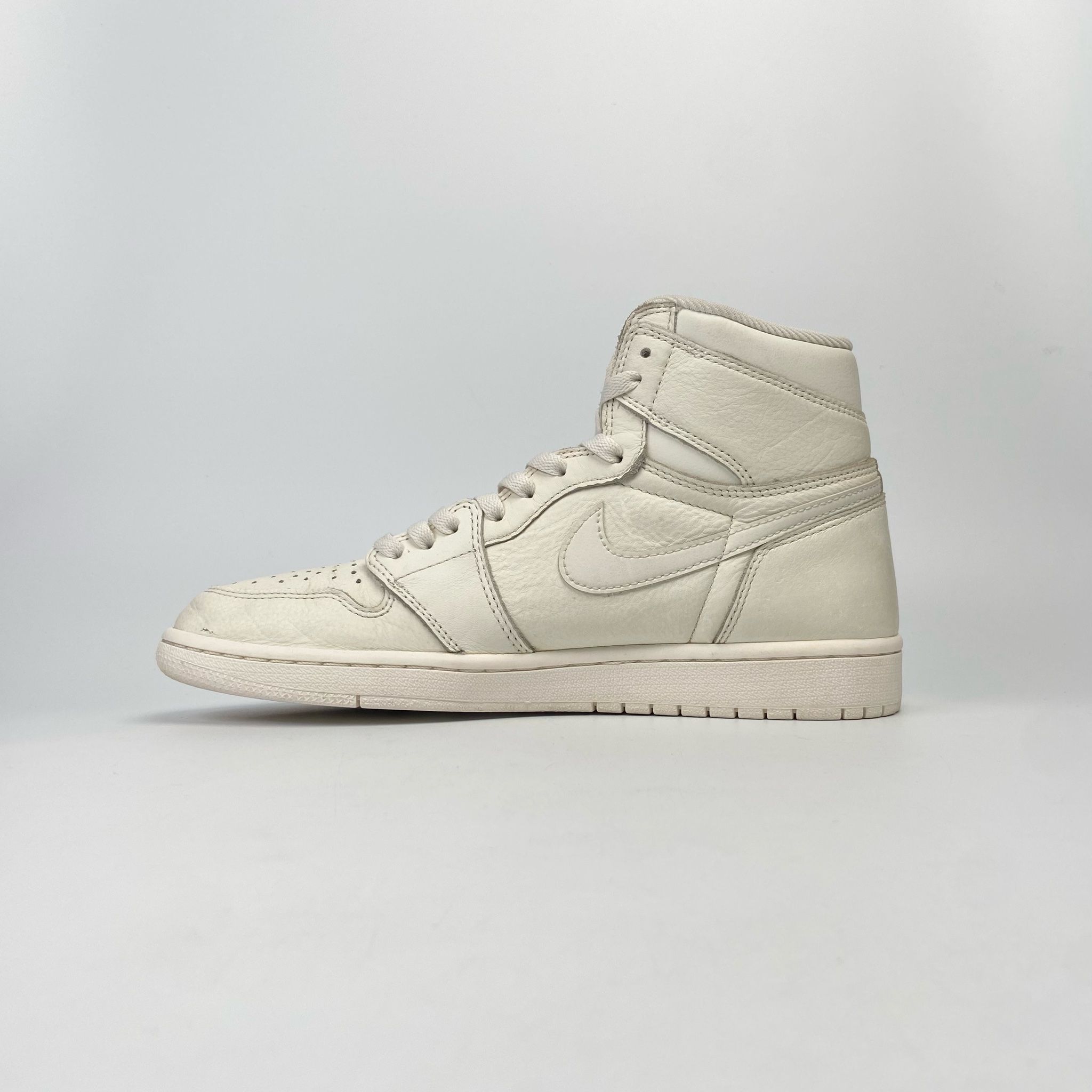 NIKE AIR JORDAN 1 RETRO HIGH OG SAIL 555088-114