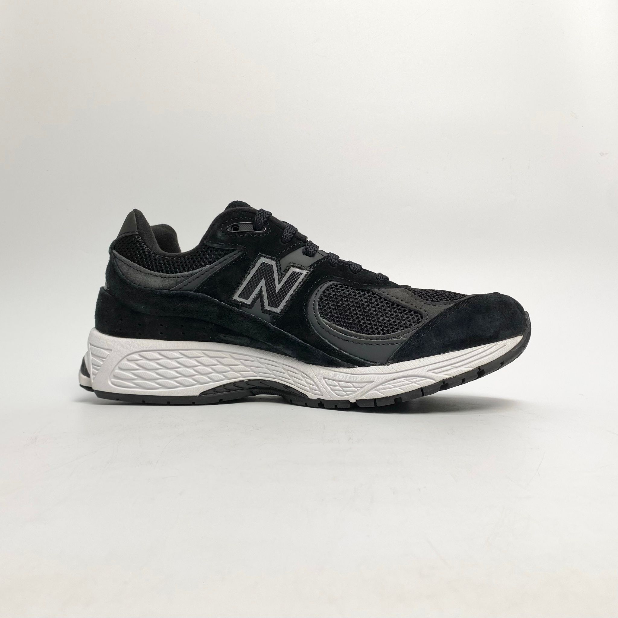 NEW BALANCE 2002R CORE BLACK M2002RBK