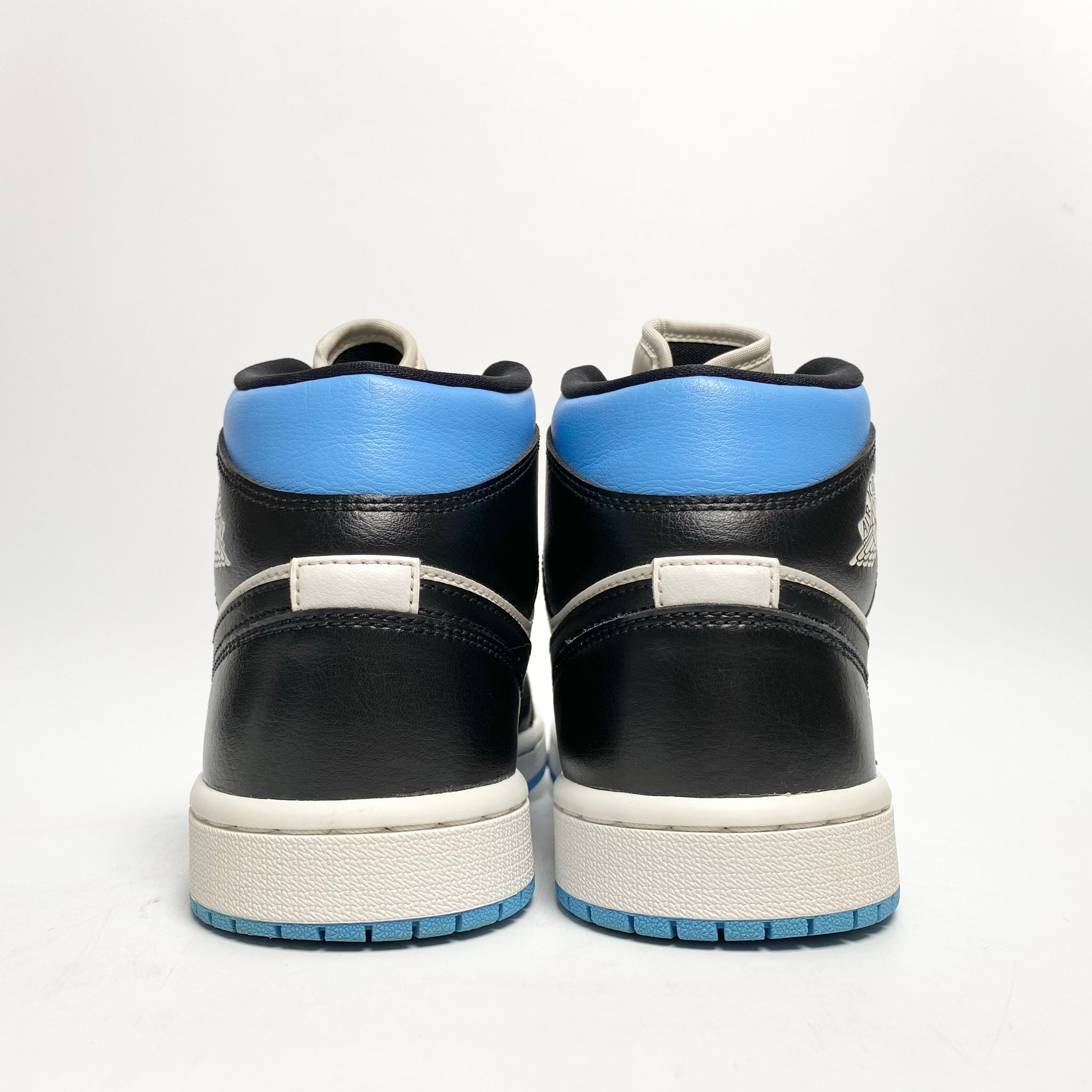 NIKE WMNS AIR JORDAN 1 MID UNIVERSITY BLUE BQ6472-102