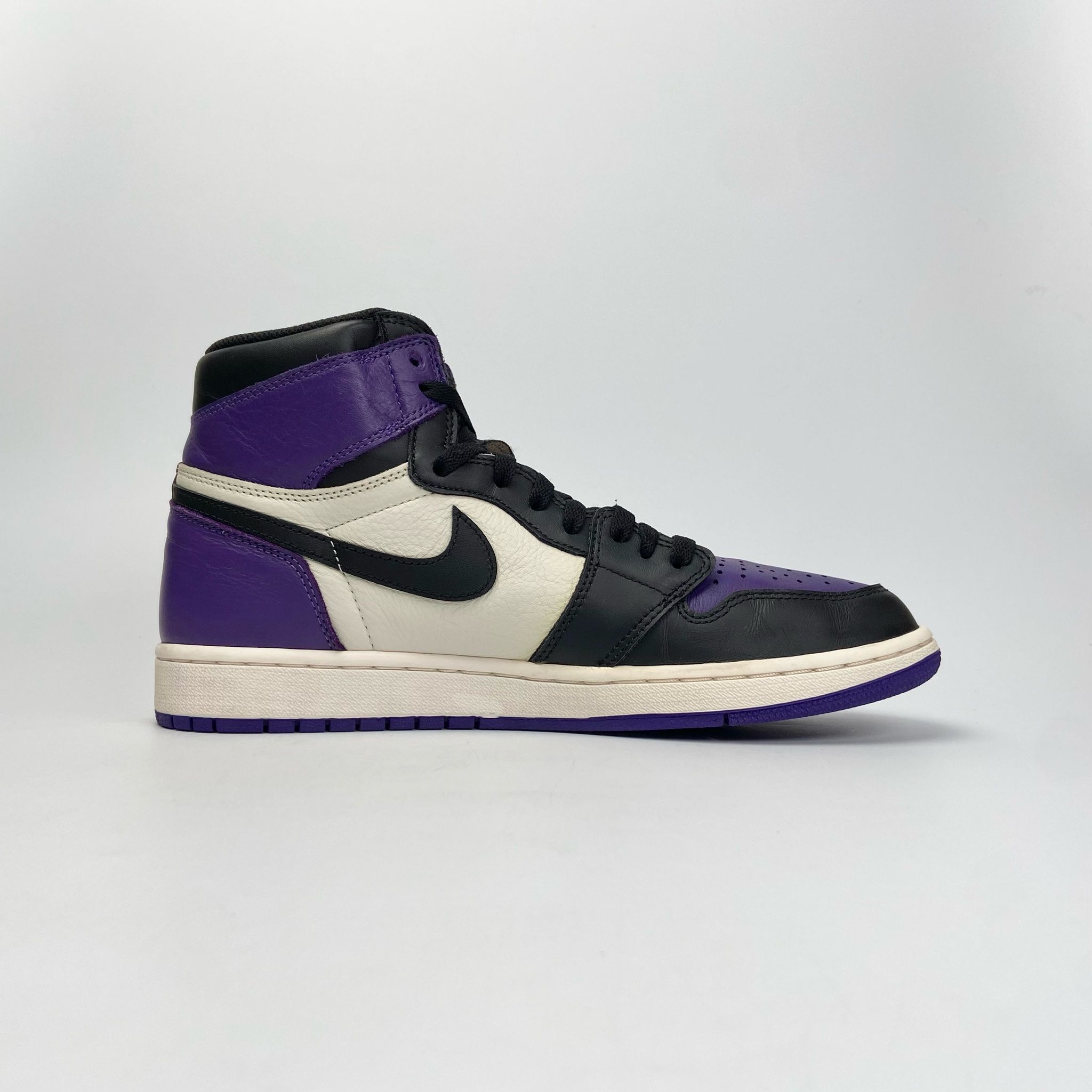 NIKE AIR JORDAN 1 RETRO HIGH OG COURT PURPLE 555088-501