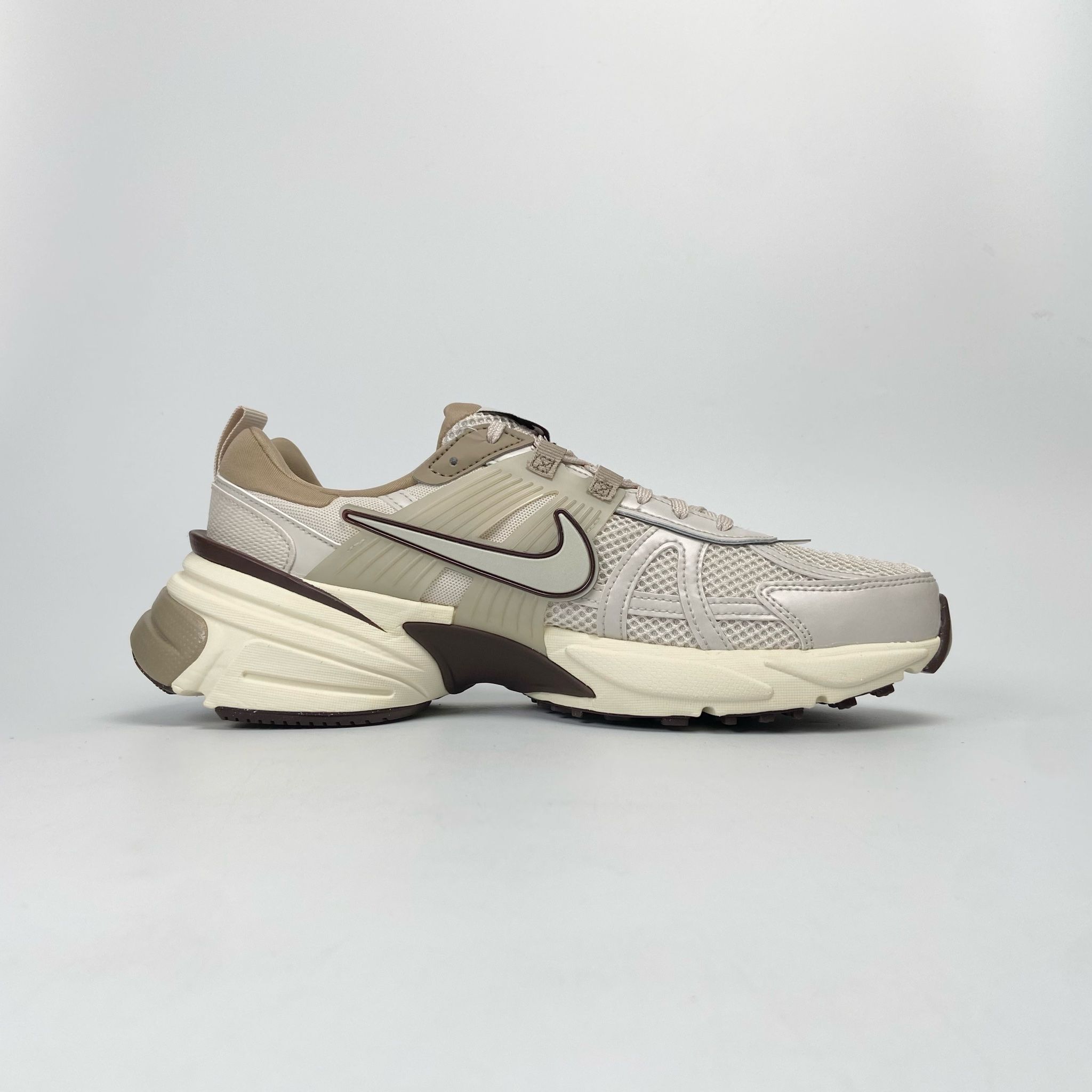 NIKE V2K RUN CREAM FD0736-103
