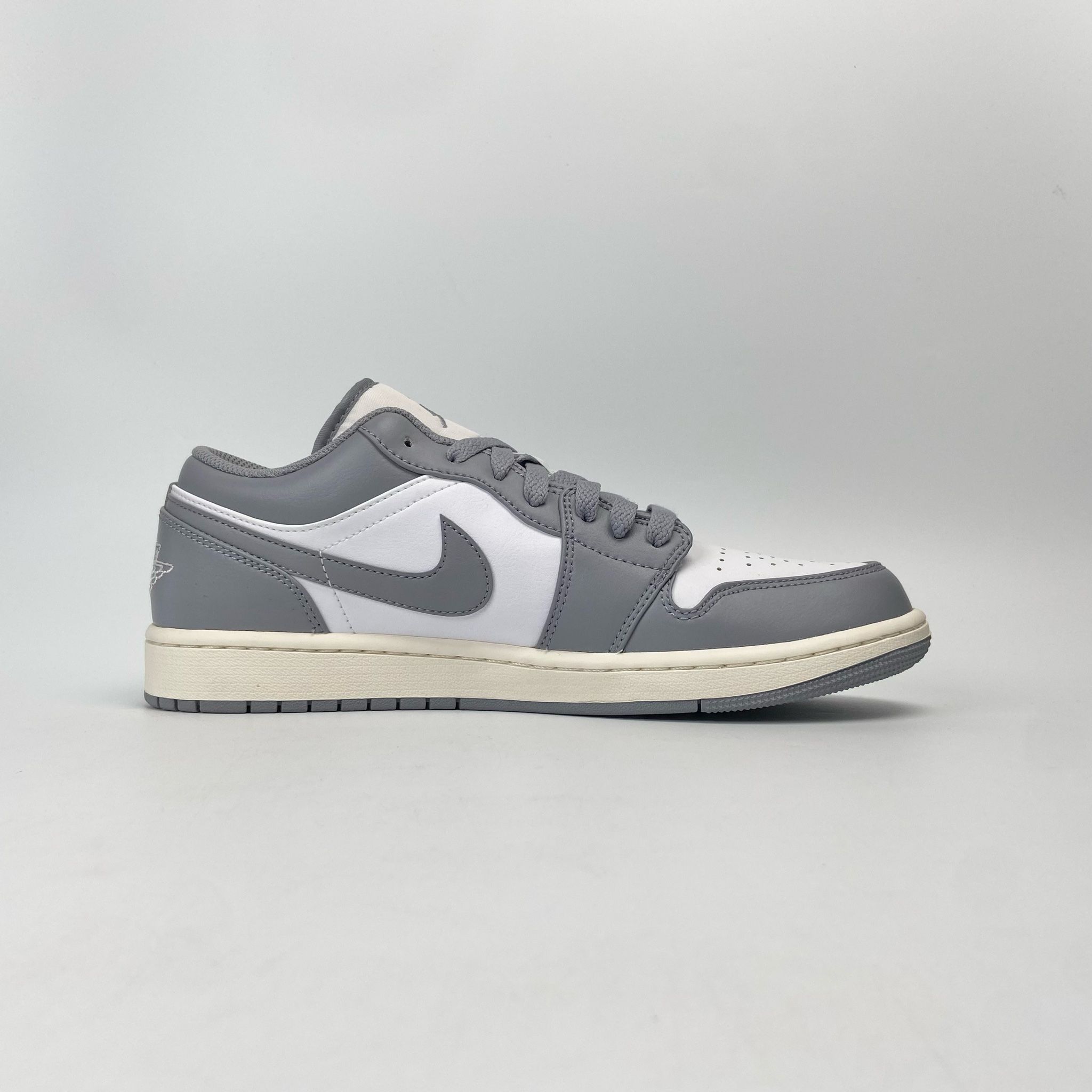 NIKE AIR JORDAN 1 LOW VINTAGE GREY 553558-053