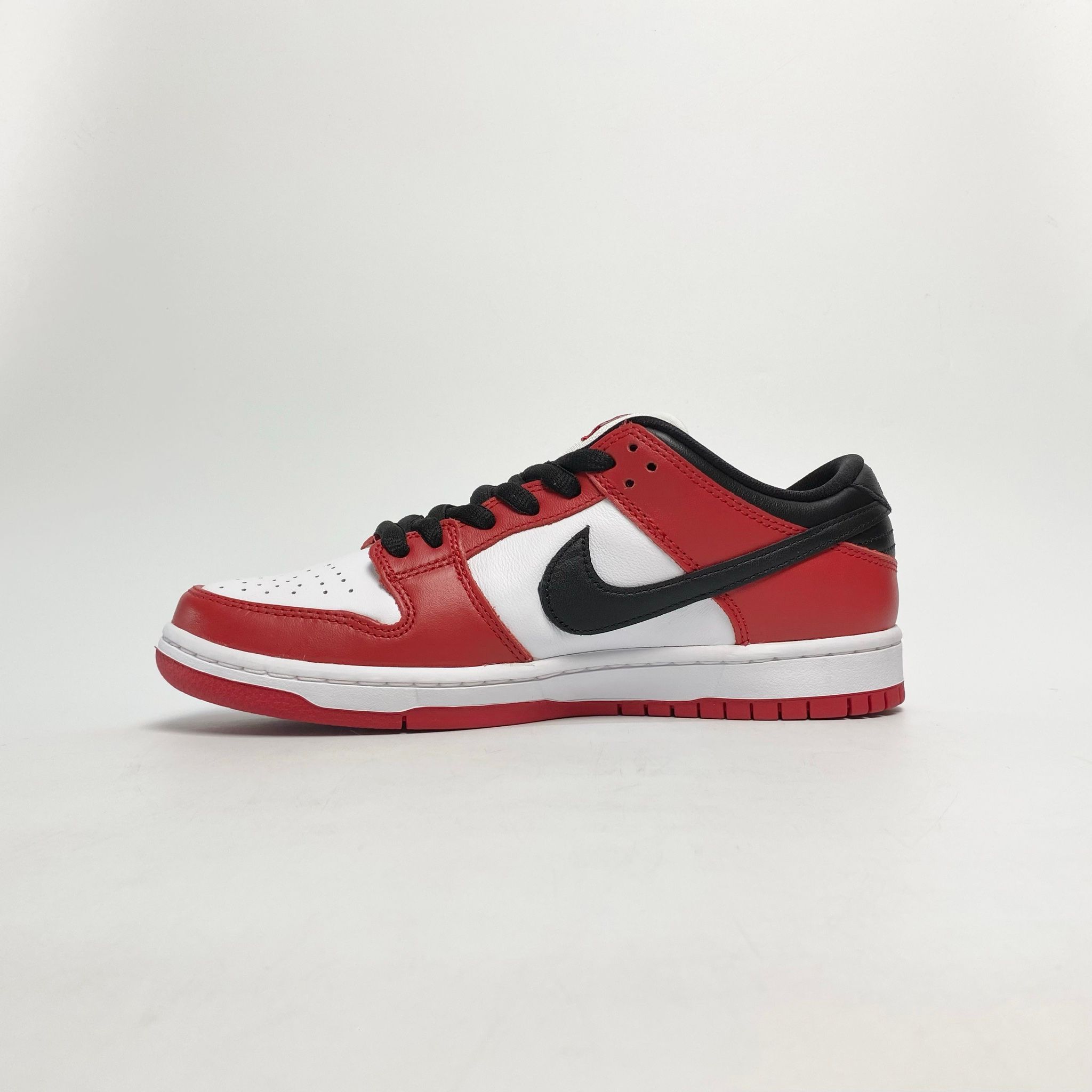 NIKE SB DUNK LOW J-PACK CHICAGO BQ6817-600