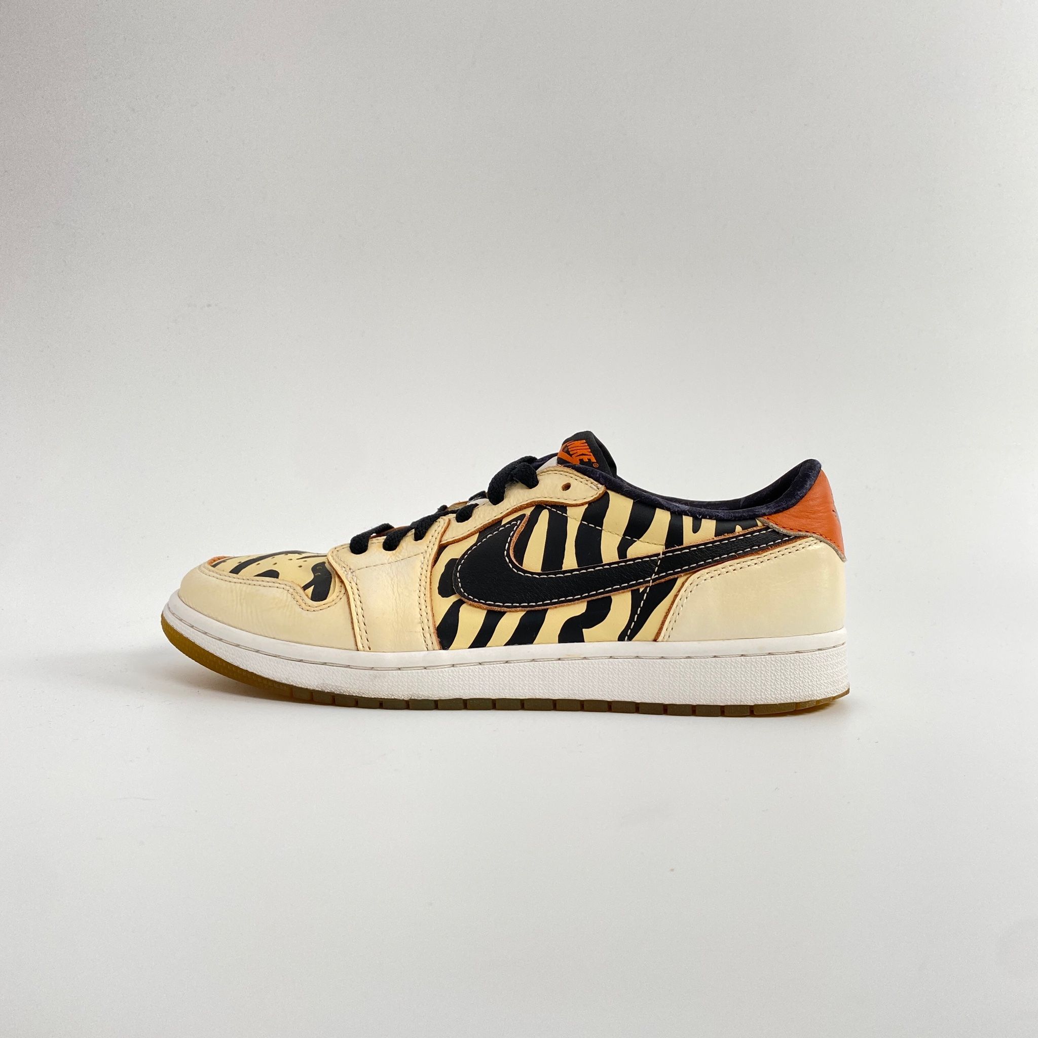 NIKE JORDAN 1 RETRO LOW OG CHINESE NEW YEAR – YEAR OF THE TIGER - DH6932-100