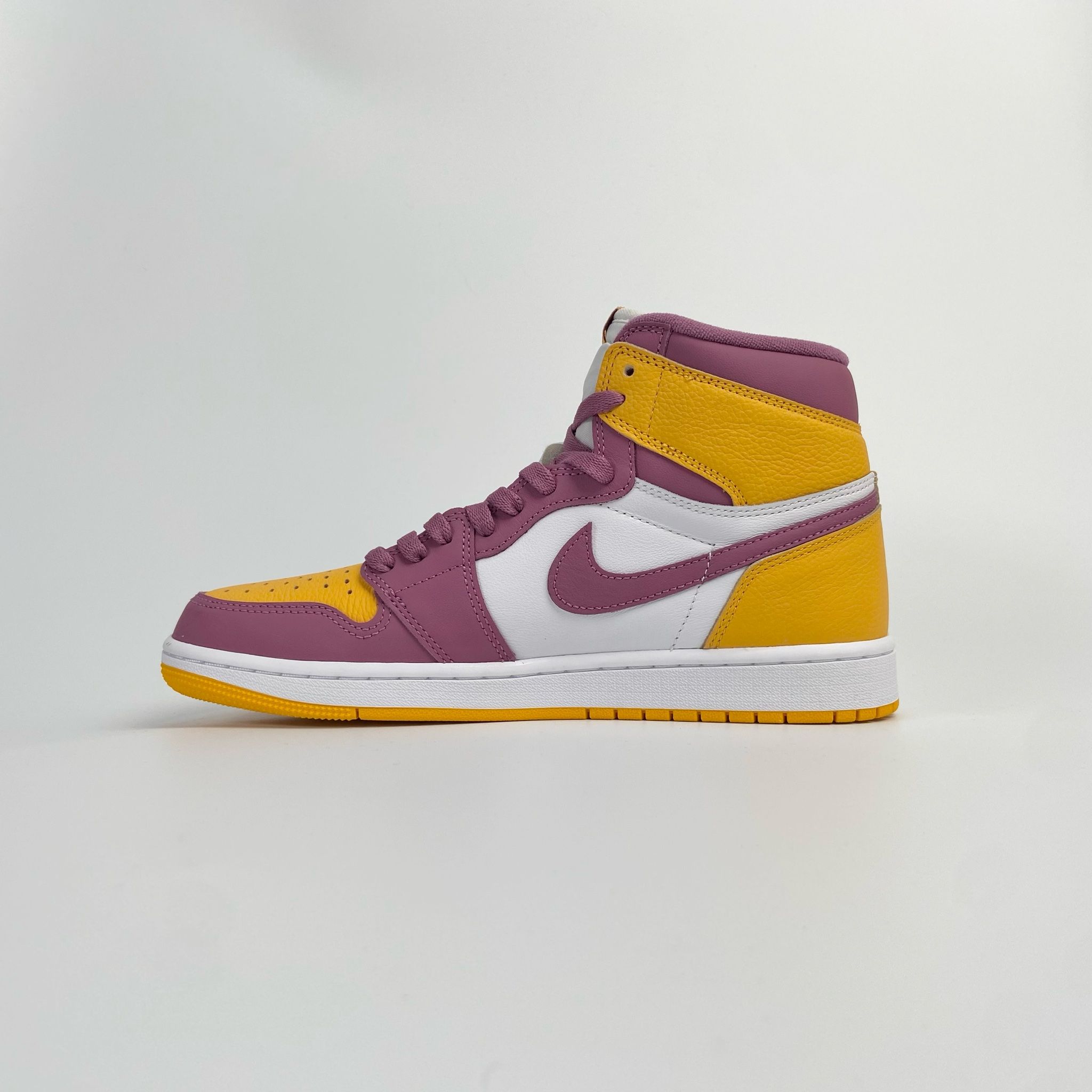 NIKE AIR JORDAN 1 RETRO HIGH OG BROTHERHOOD - 555088-706