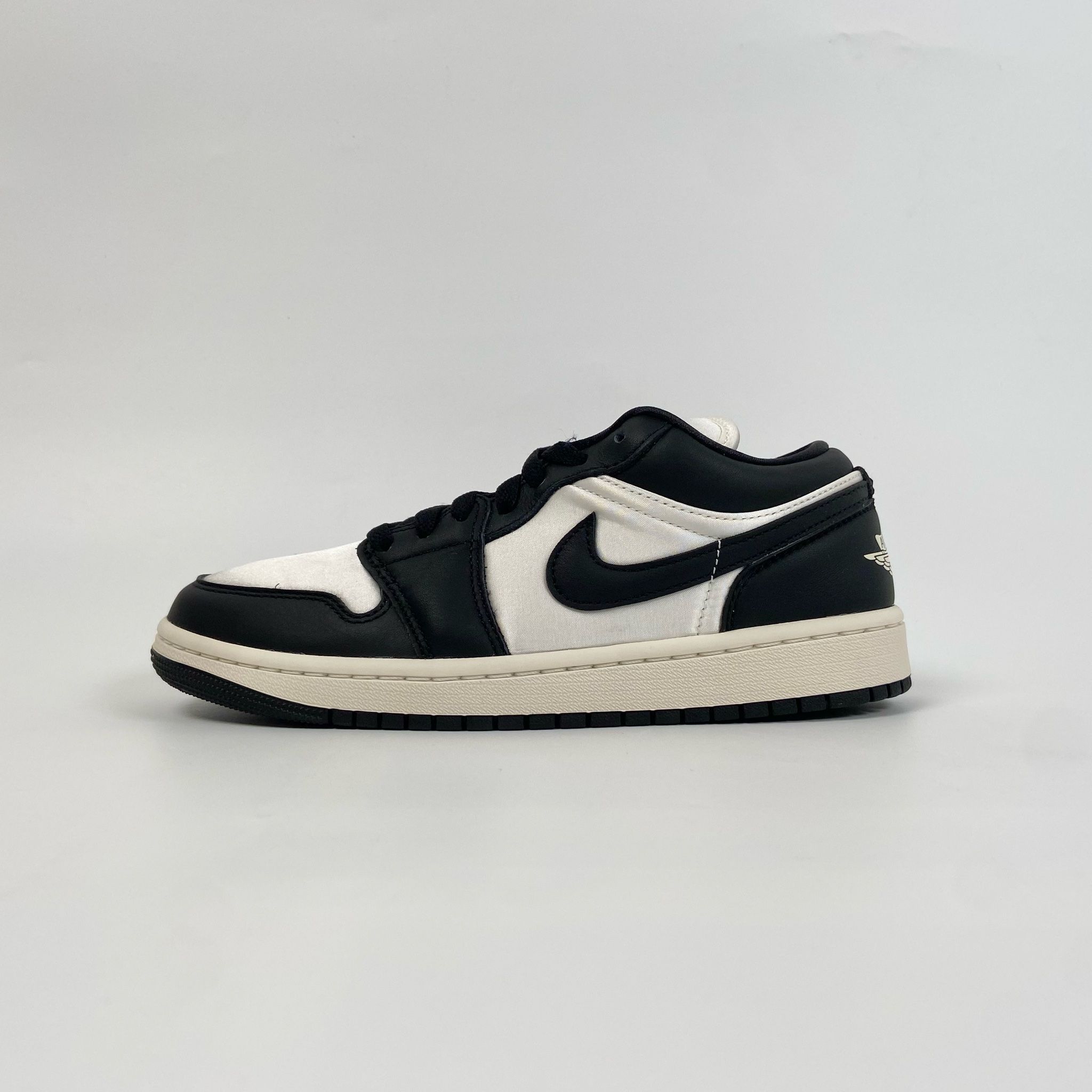 NIKE AIR JORDAN 1 LOW SE VINTAGE PANDA FB9893 101