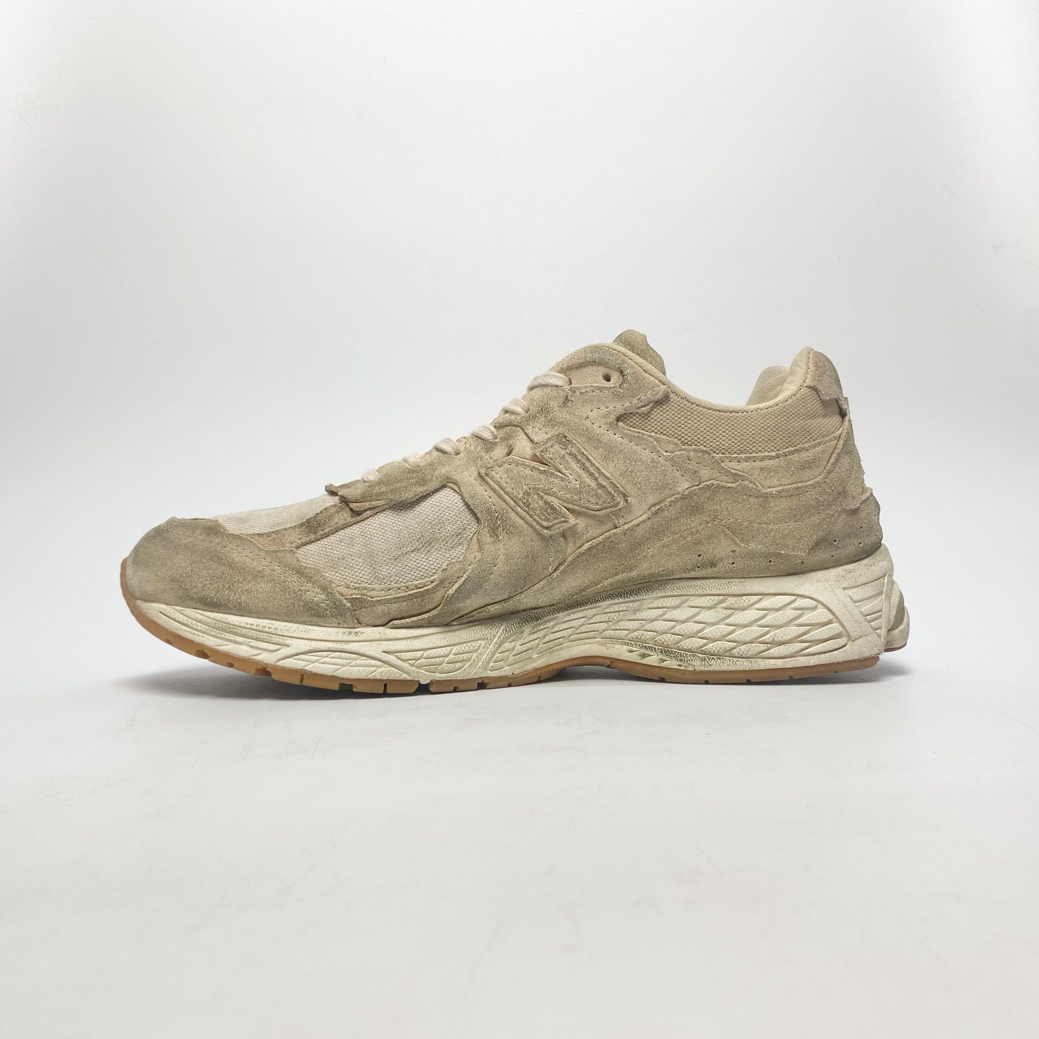 NEW BALANCE 2002R PROTECTION PACK DISTRESSED M2002RDG