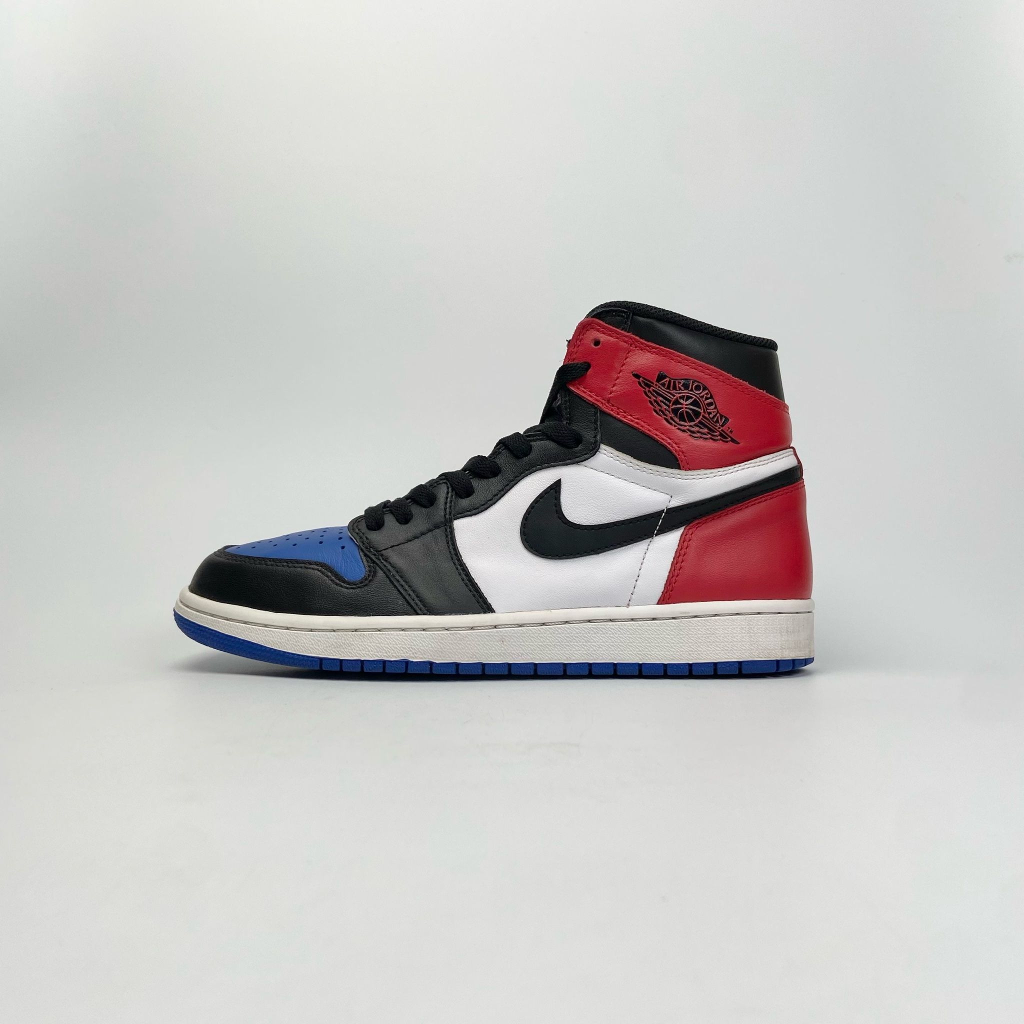 NIKE AIR JORDAN 1 RETRO TOP 3 555088-026