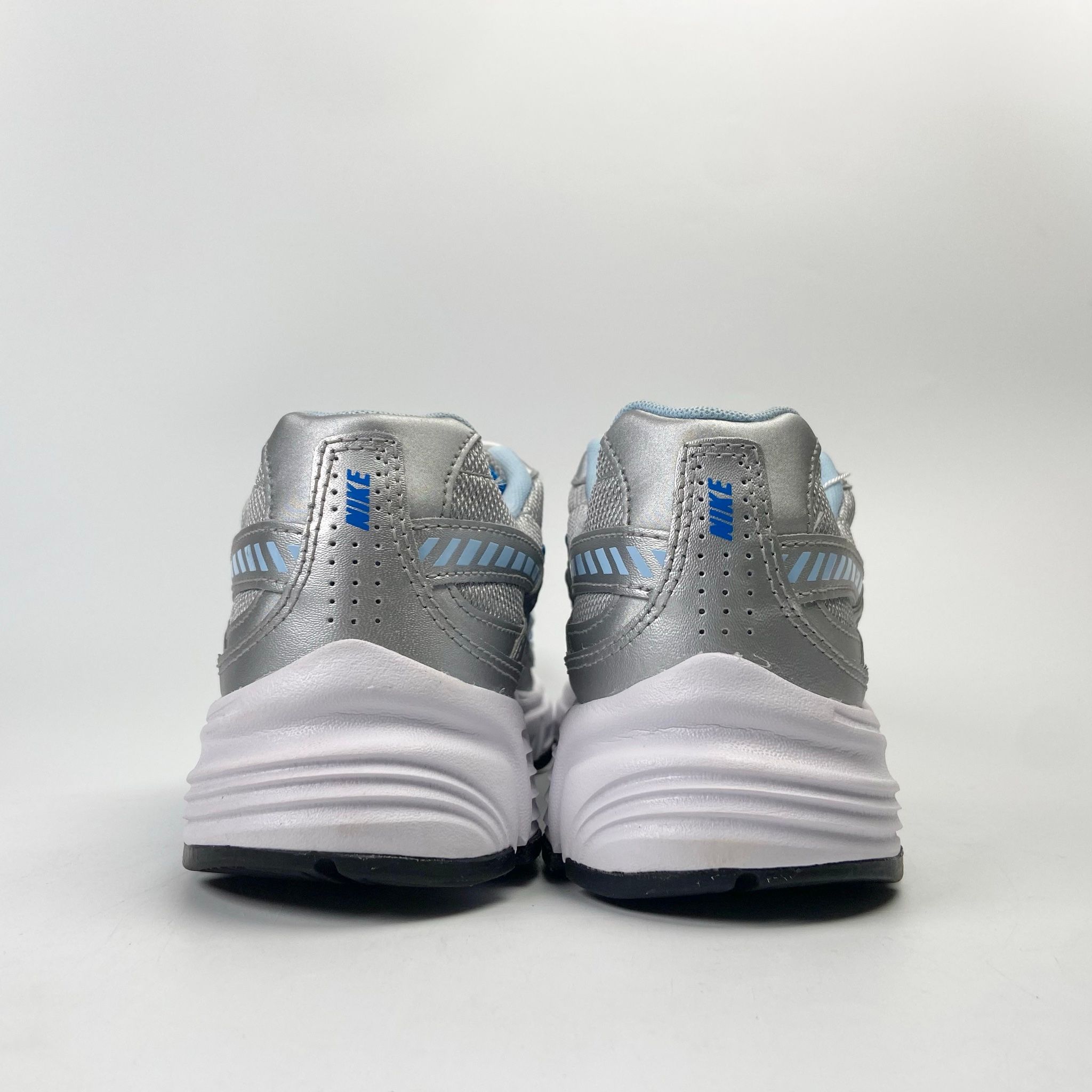 NIKE INITIATOR LOW METALLIC SILVER 394053-001