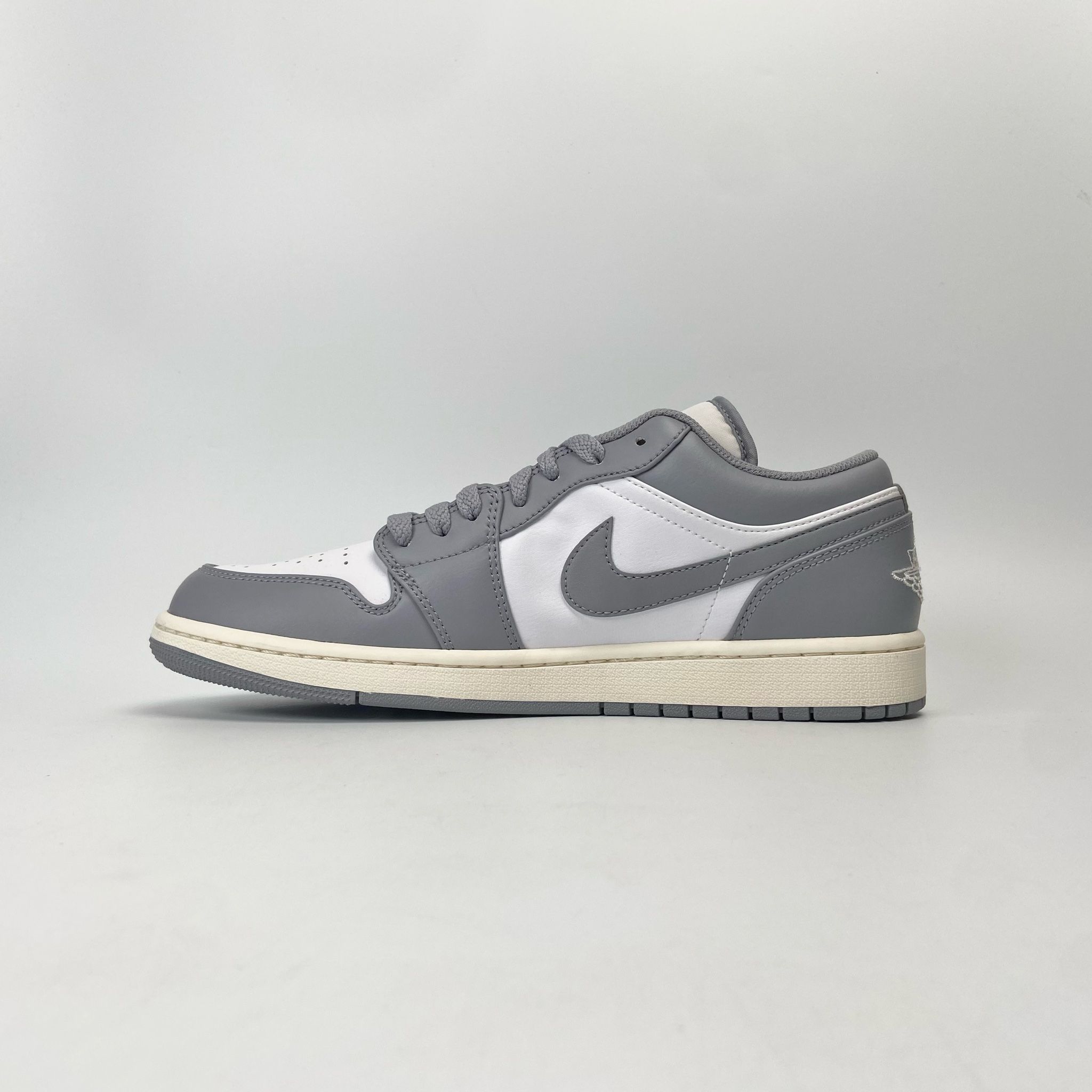 NIKE AIR JORDAN 1 LOW VINTAGE GREY 553558-053