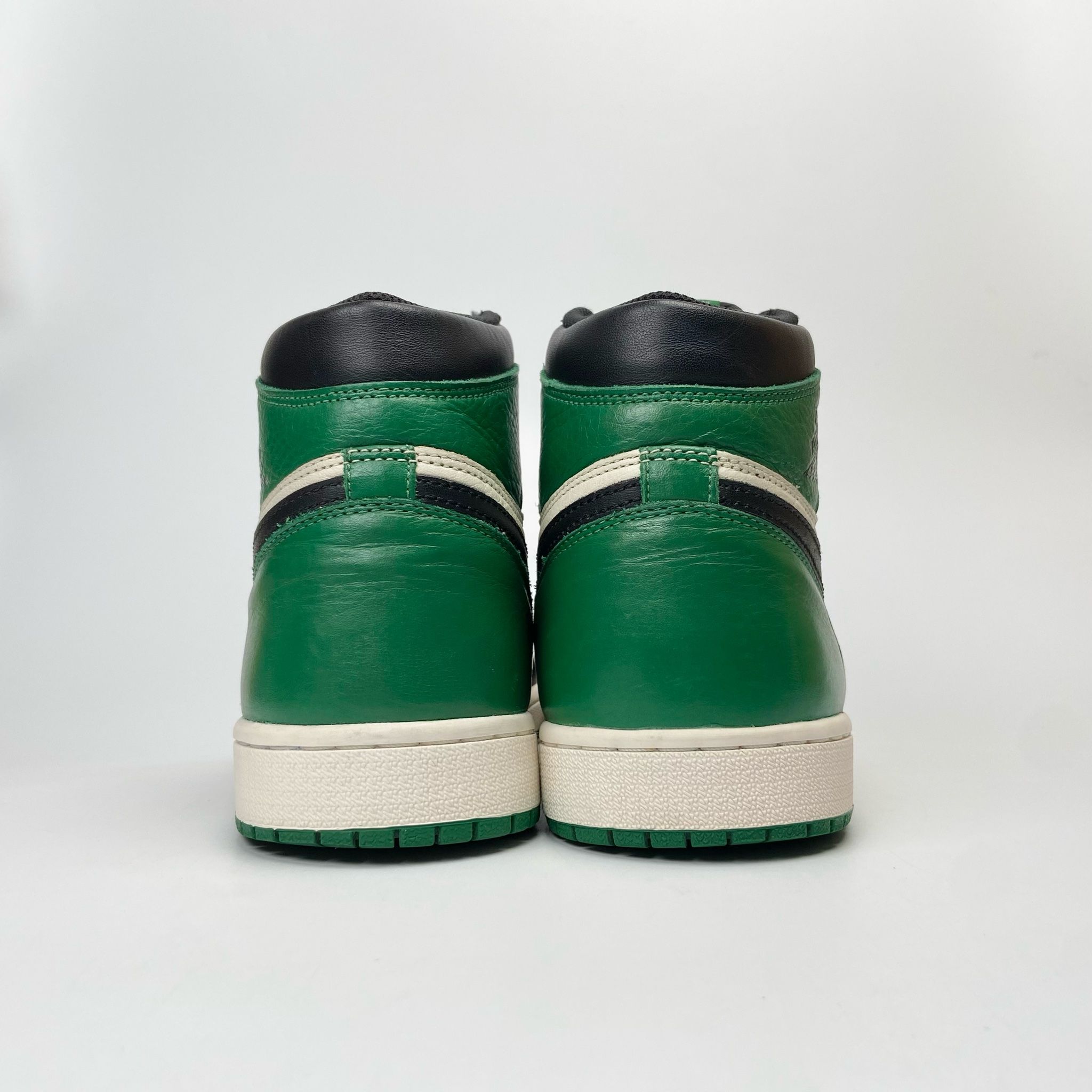 NIKE AIR JORDAN 1 RETRO HIGH OG PINE GREEN 555088-302