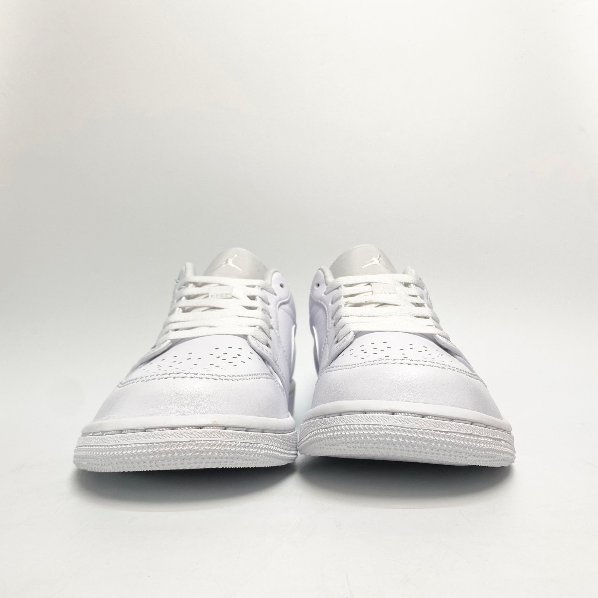 NIKE AIR JORDAN 1 LOW TRIPLE WHITE 553558-136