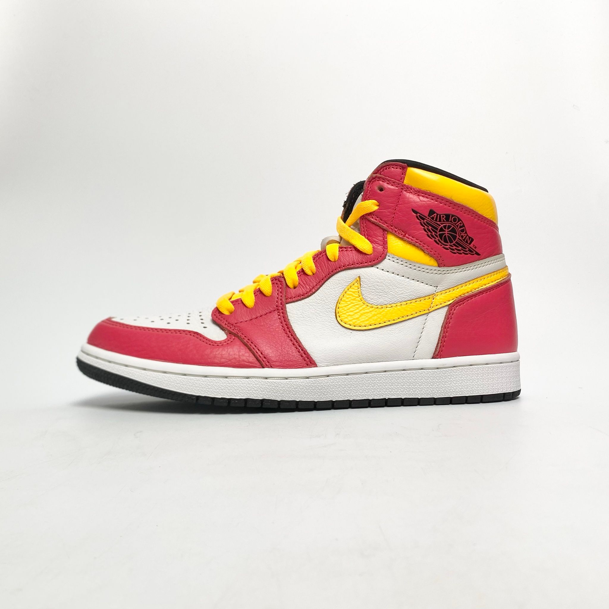 NIKE AIR JORDAN 1 RETRO HIGH OG LIGHT FUSION RED 555088-603