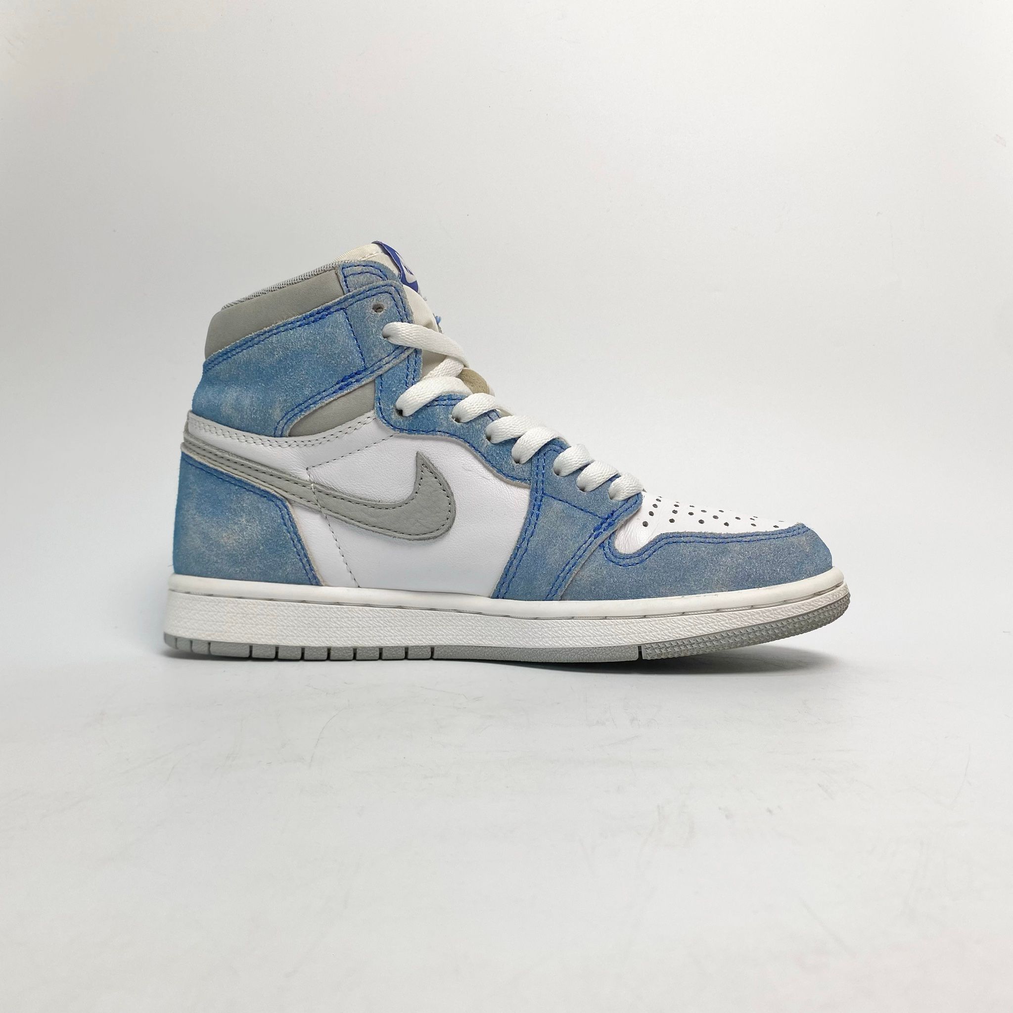 NIKE AIR JORDAN 1 RETRO HIGH OG HYPER ROYAL 555088-402
