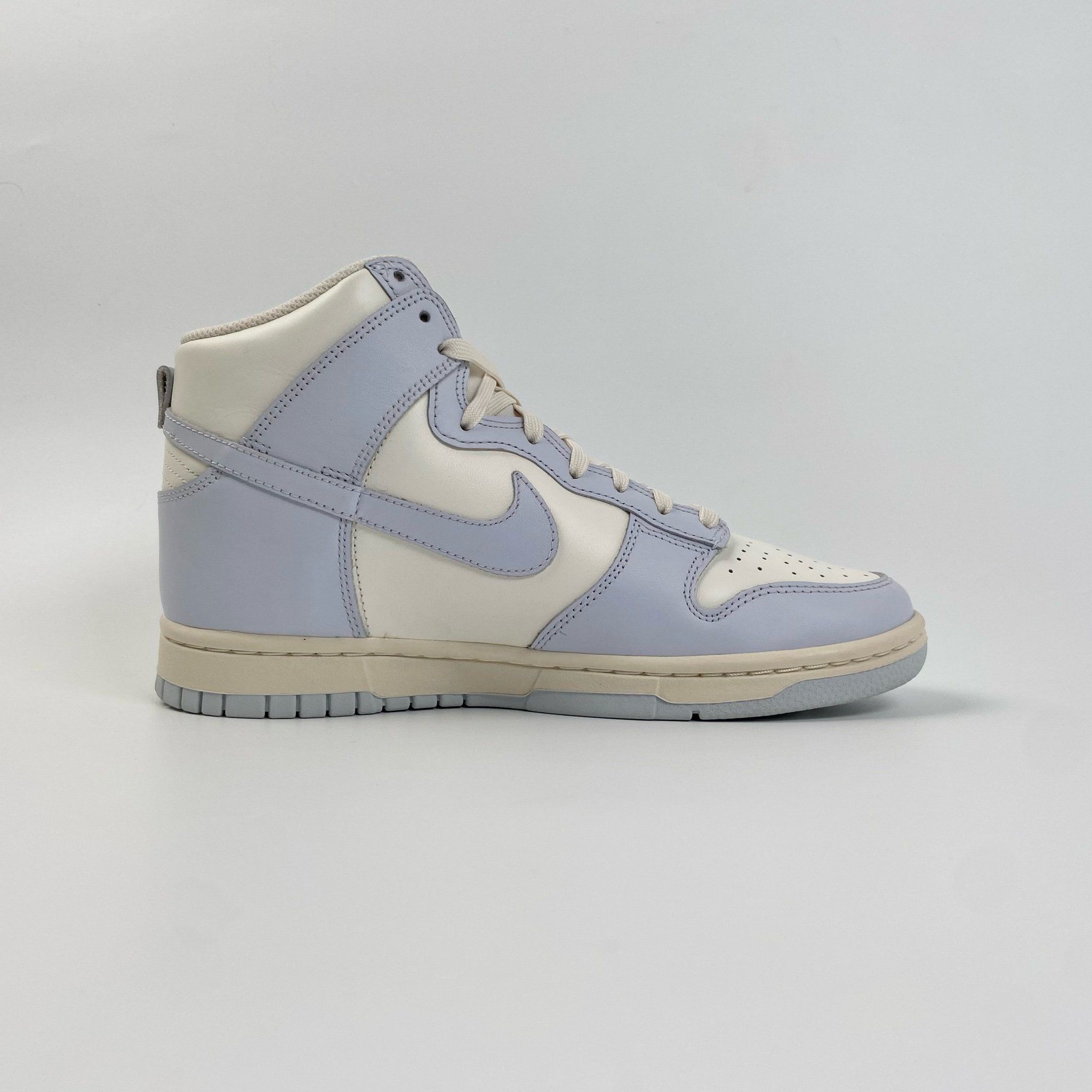 NIKE DUNK HIGH FOOTBALL GREY (WMNS) DD1869-102