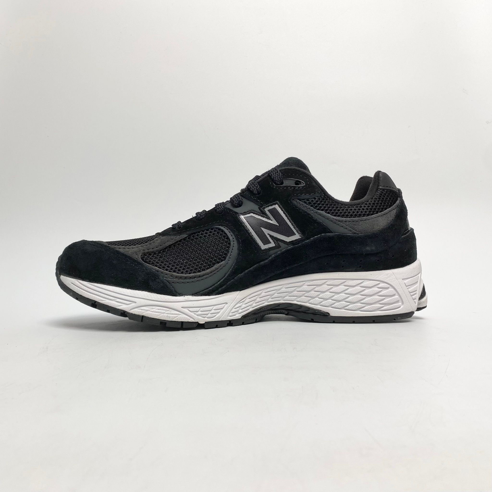 NEW BALANCE 2002R CORE BLACK M2002RBK