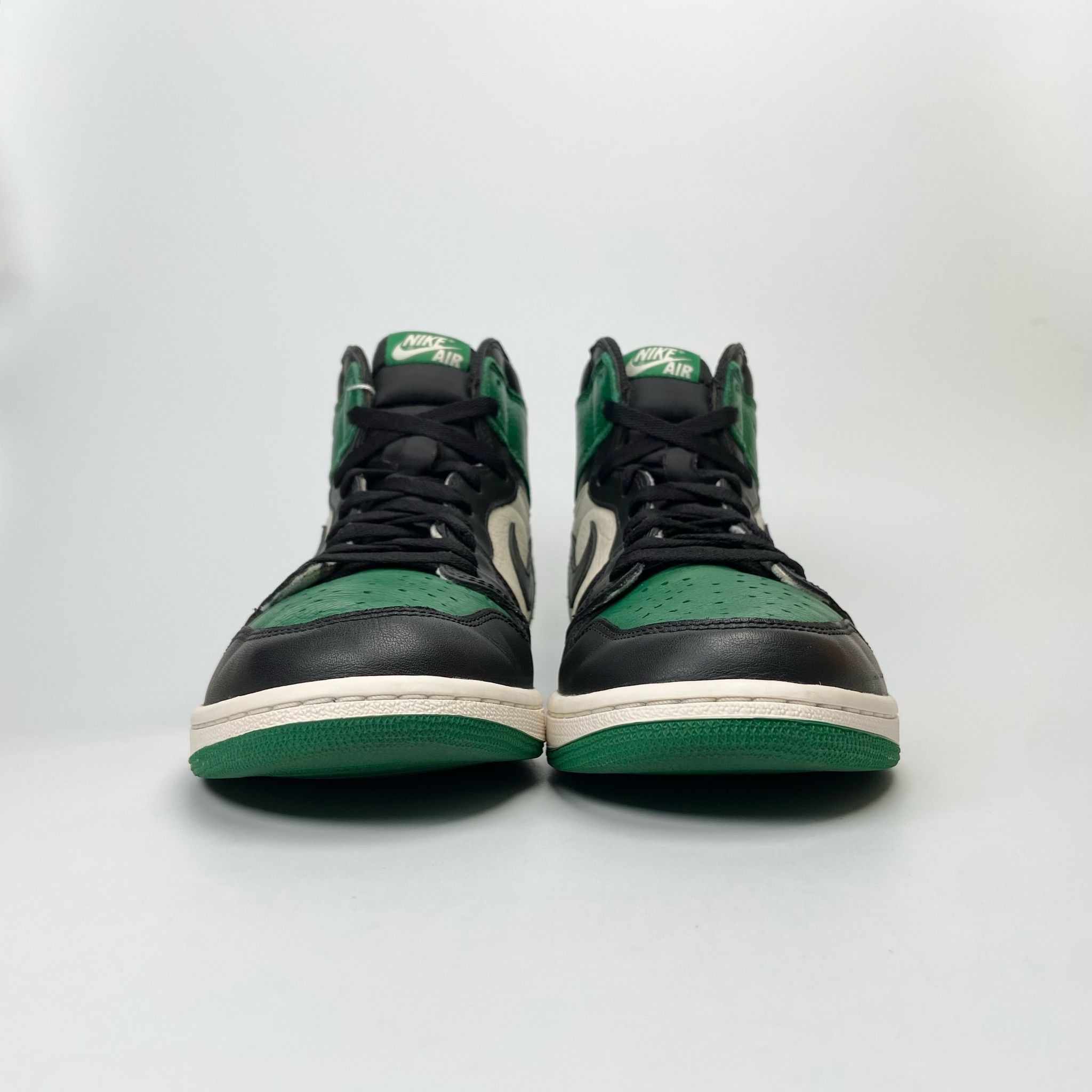 NIKE AIR JORDAN 1 RETRO HIGH OG PINE GREEN 555088-302