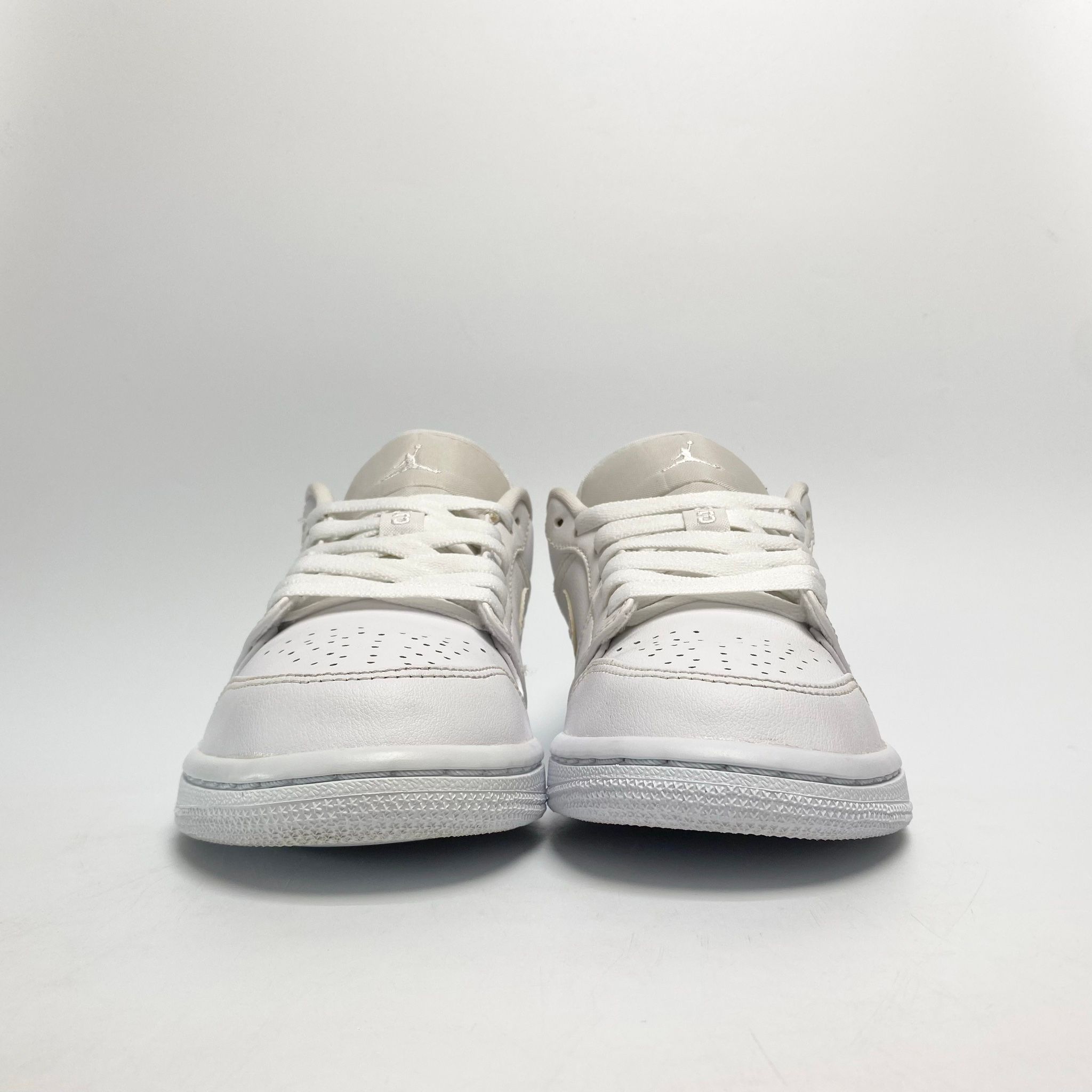 NIKE WMNS AIR JORDAN 1 LOW TRIPLE WHITE AO9944-111